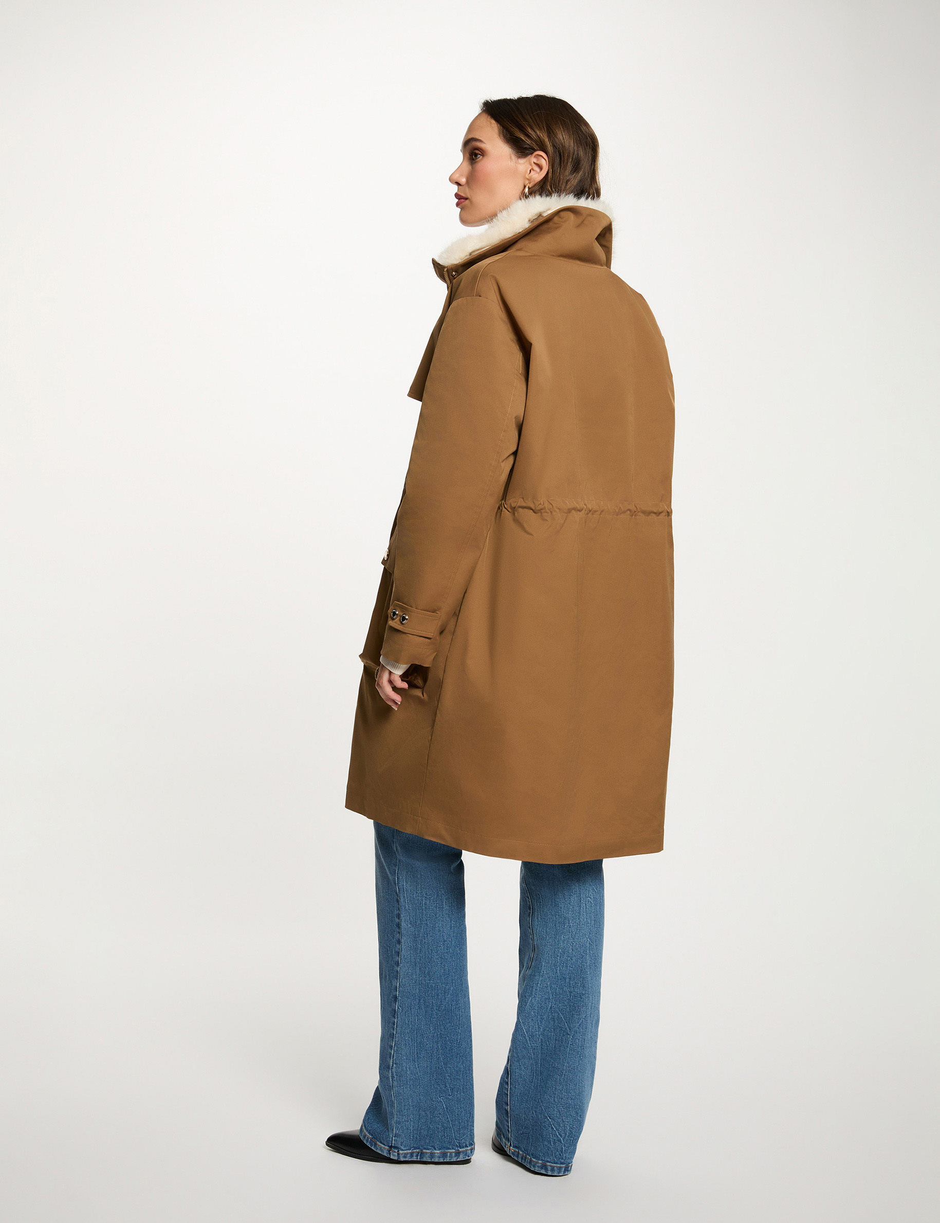 Parka larga ajustable c&aacute;mel mujer