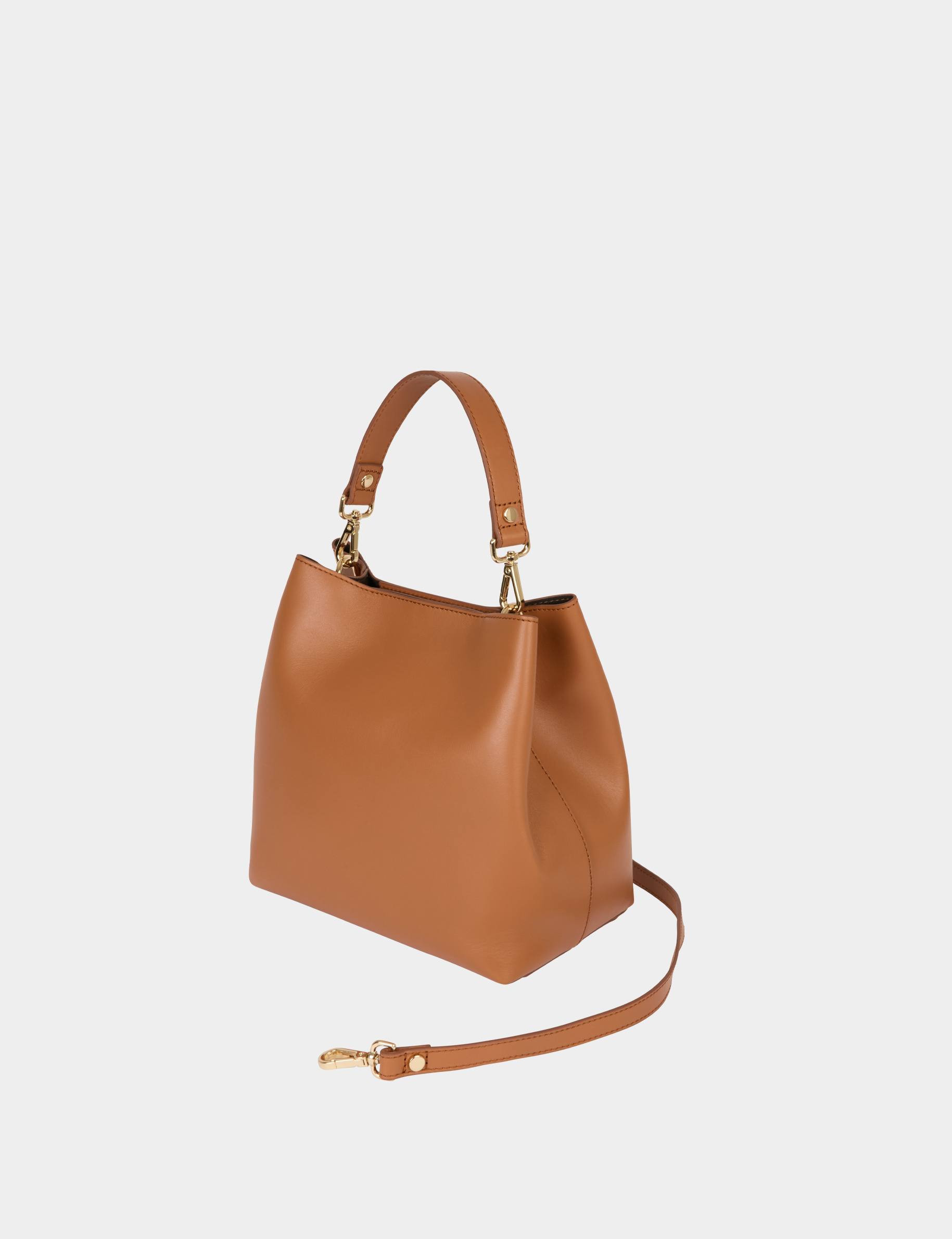 Bolso saco de cuero c&aacute;mel mujer