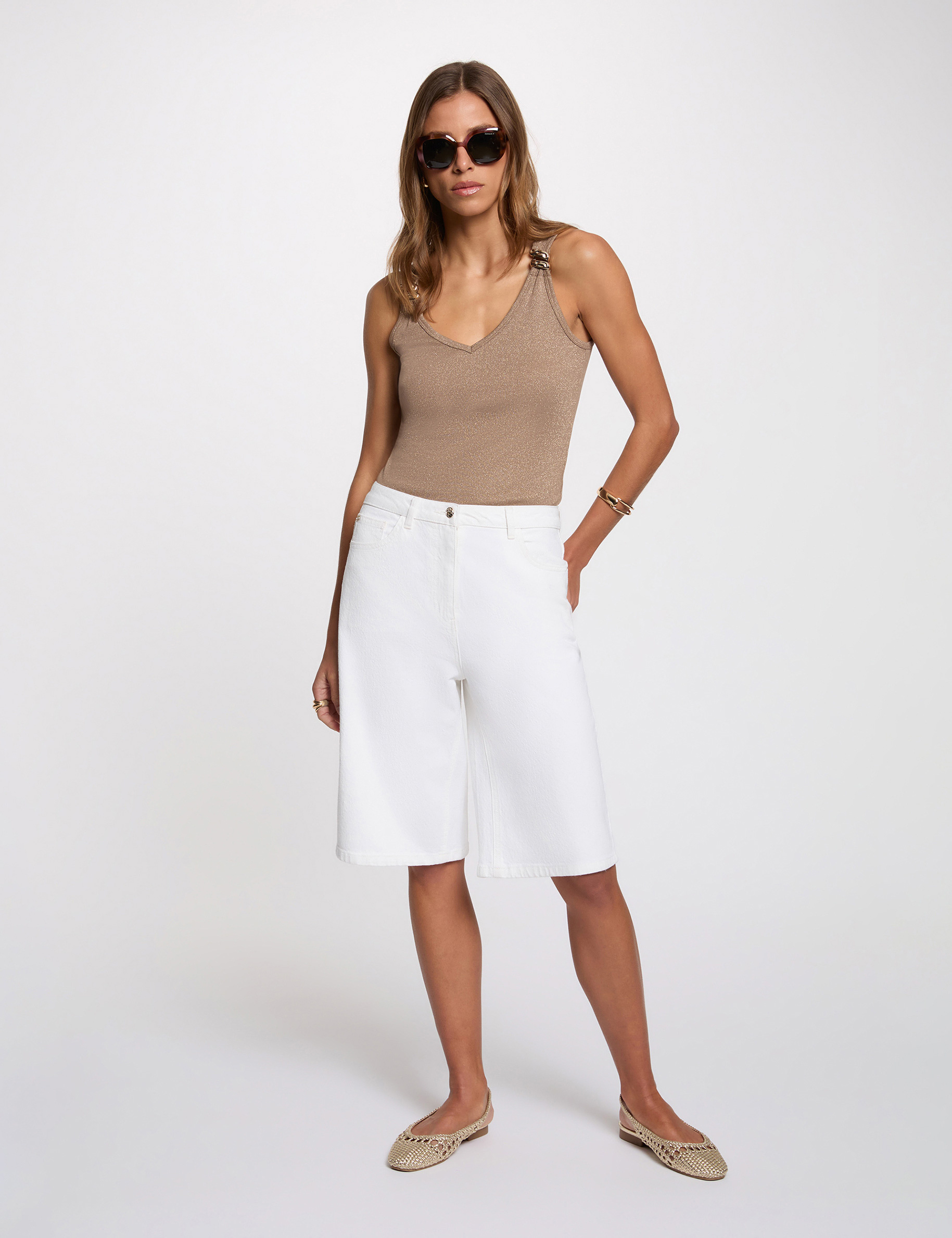 Camiseta ajustada cuello v topo mujer