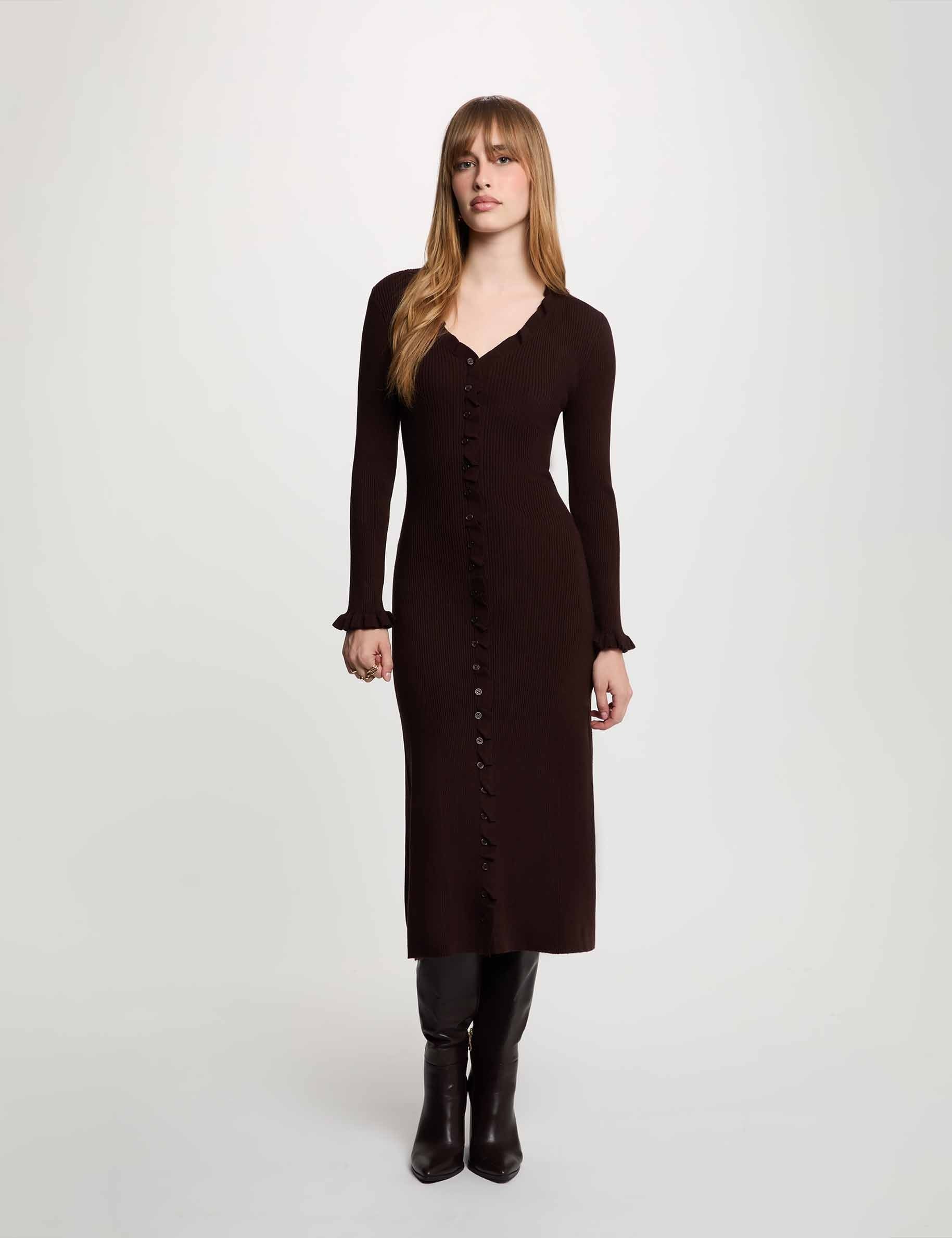 Vestido largo de punto con cuello v marr&oacute;n oscuro mujer