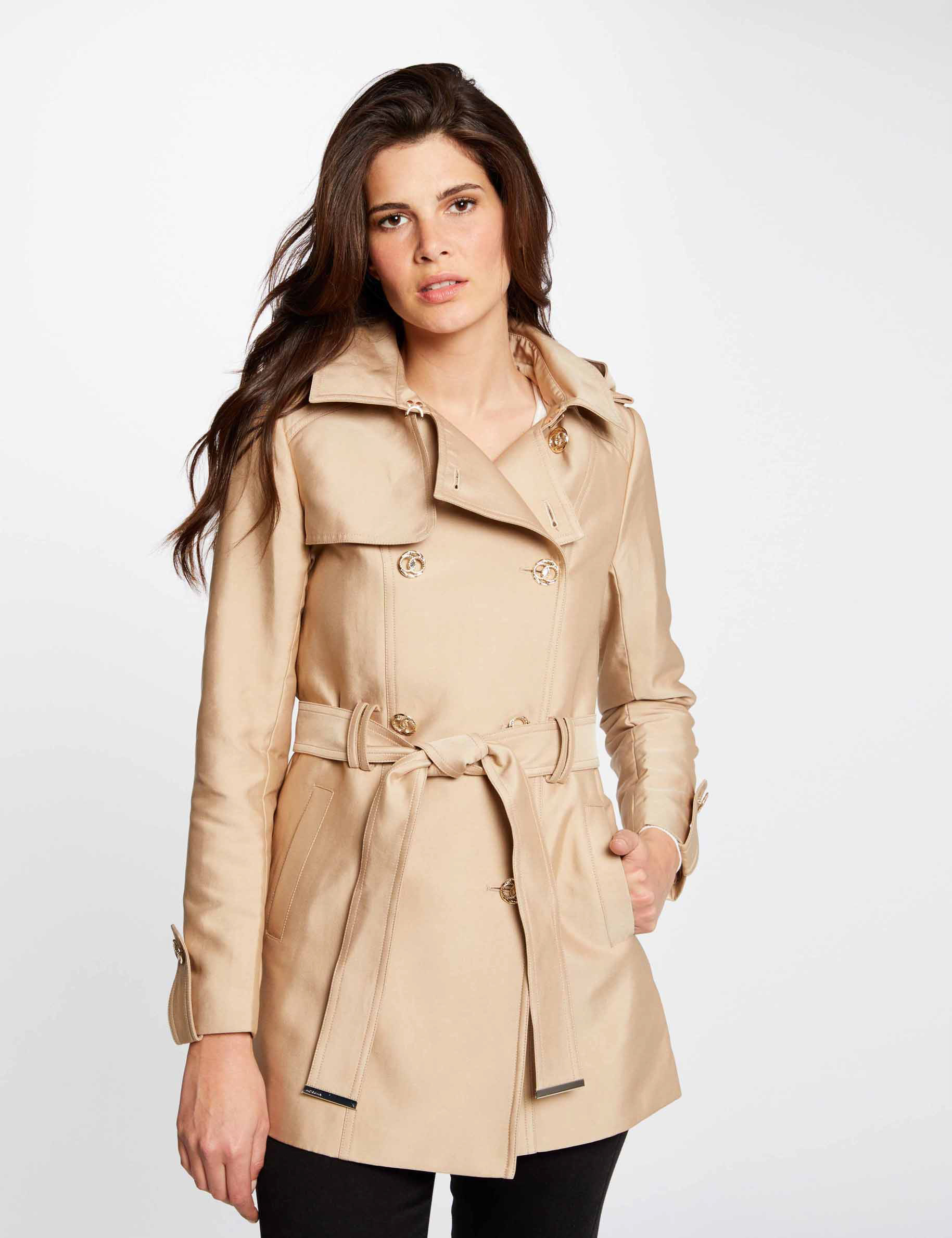 gabardina recta con cinturon y capucha camel mujer Gabardina recta con cinturón y capucha cámel mujer