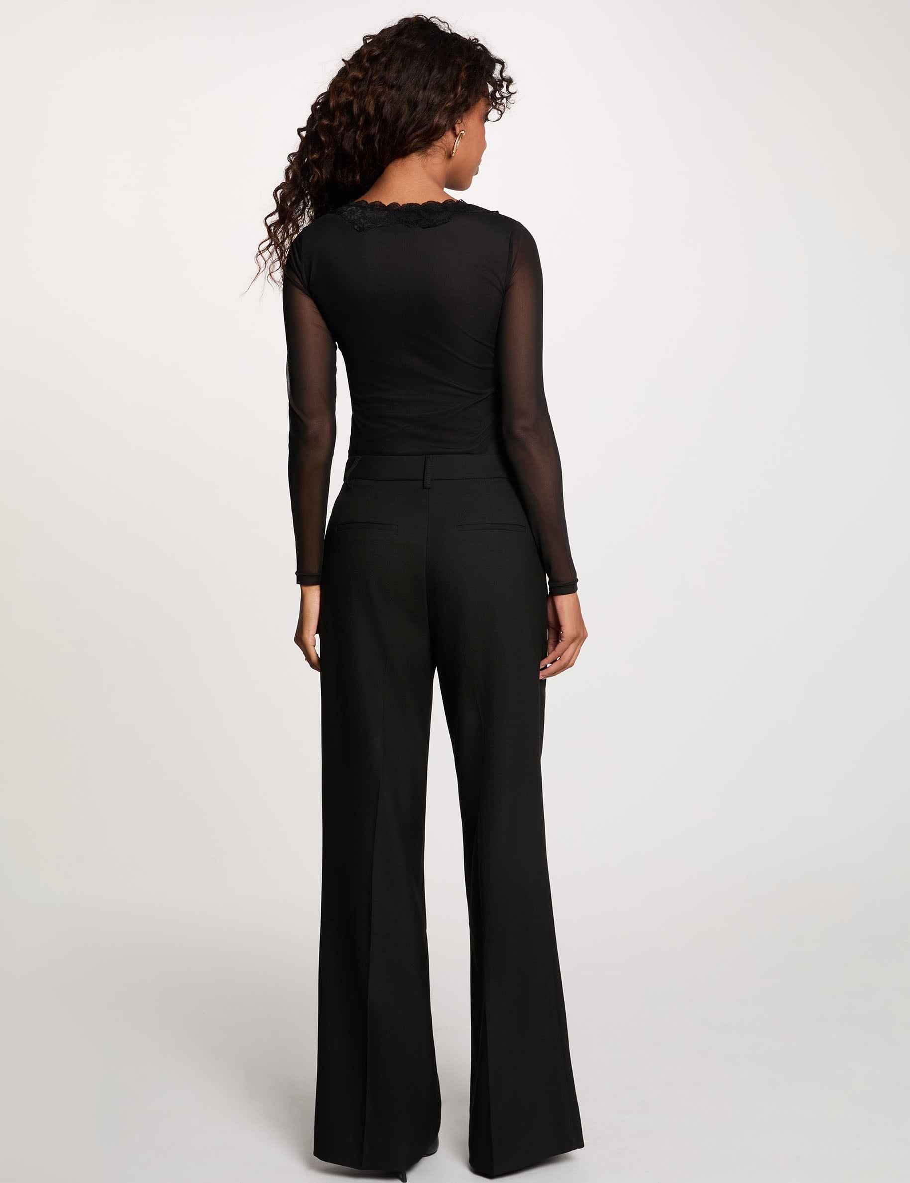Top de encaje con cuello en v negro mujer