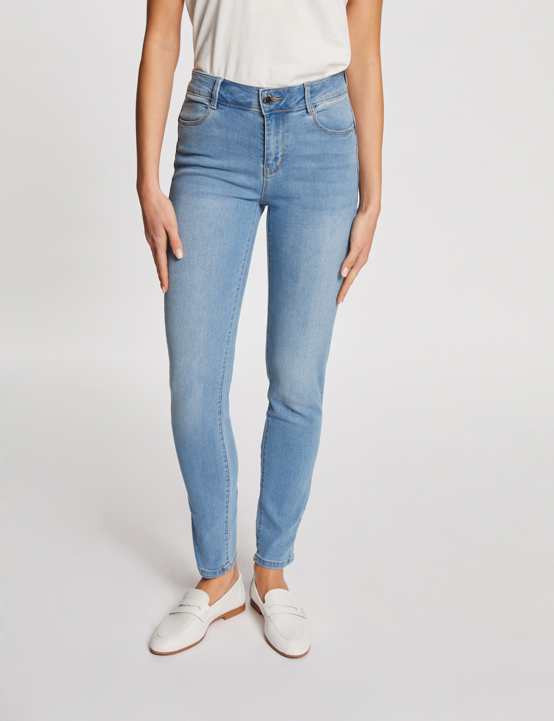 vaquero slim talle estandar denim descolorido mujer Vaquero slim talle estándar denim descolorido mujer