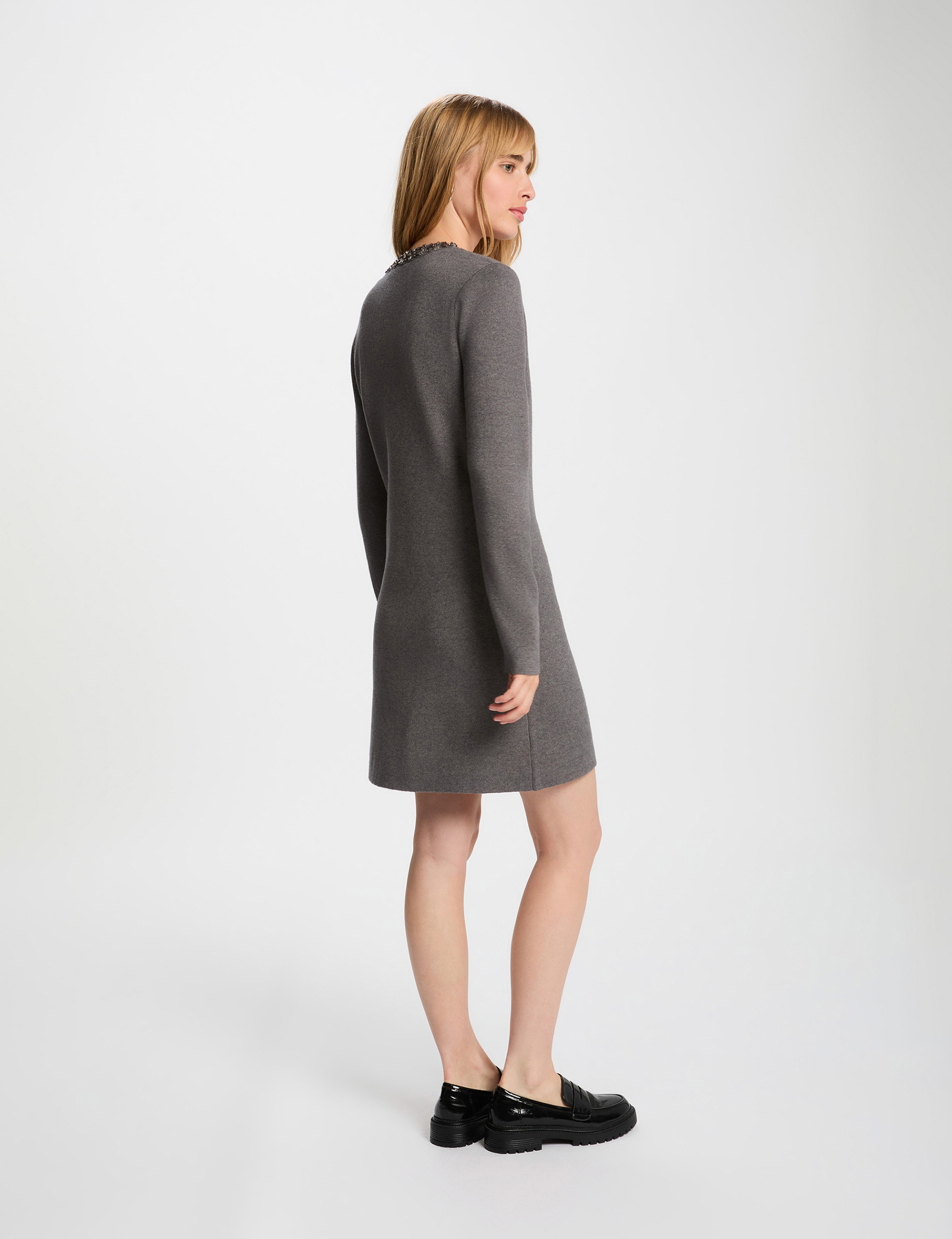 Vestido de punto con cuello redondo gris oscuro mujer