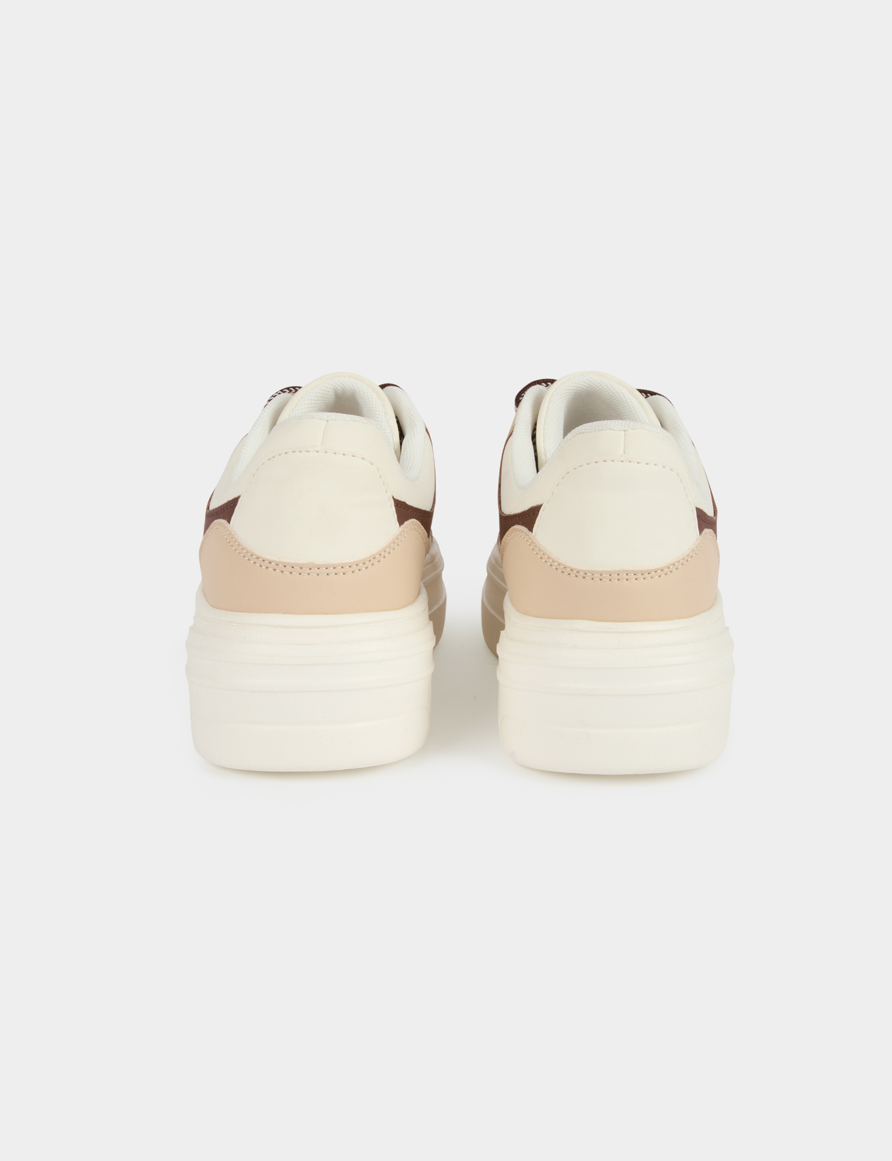 Zapatillas bicolor de piel sint&eacute;tica blanco mujer