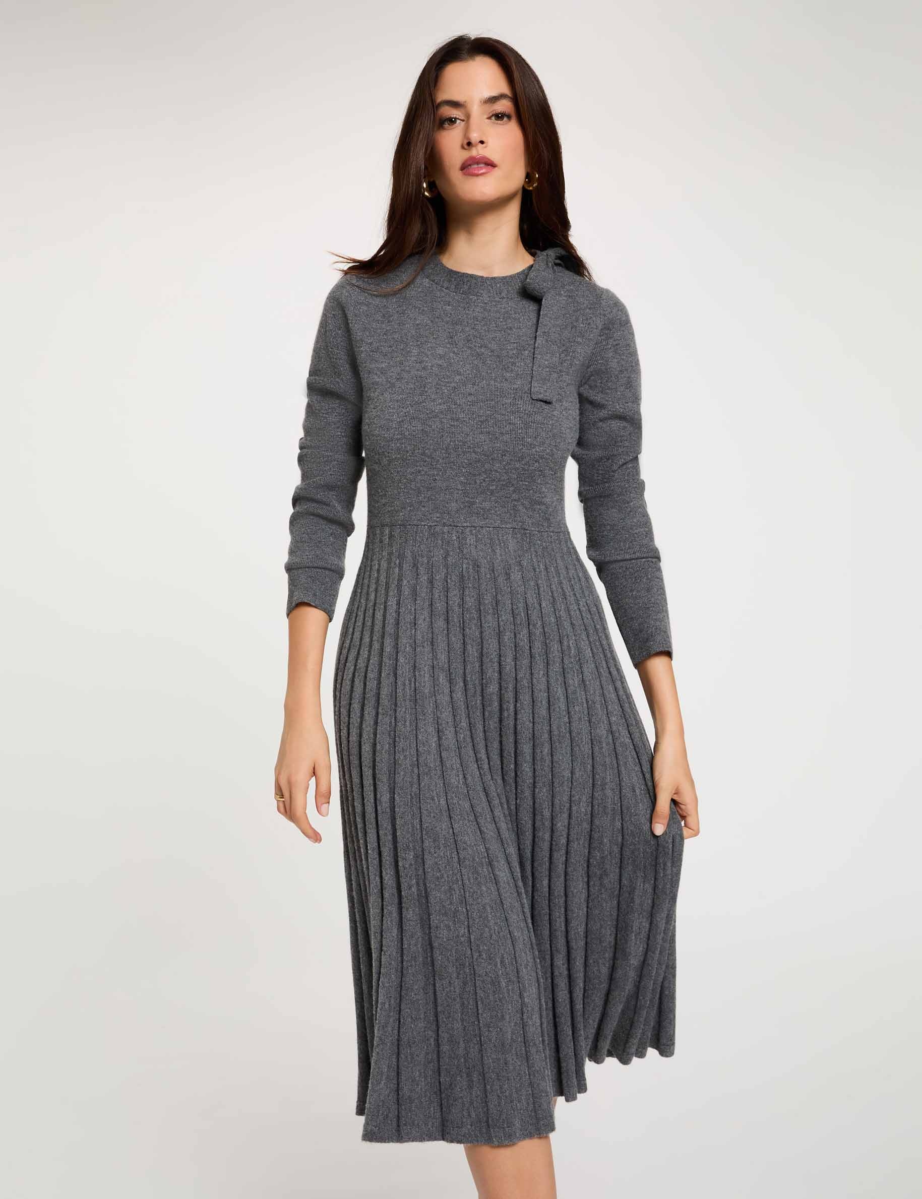 Vestido de punto plisado gris claro mujer