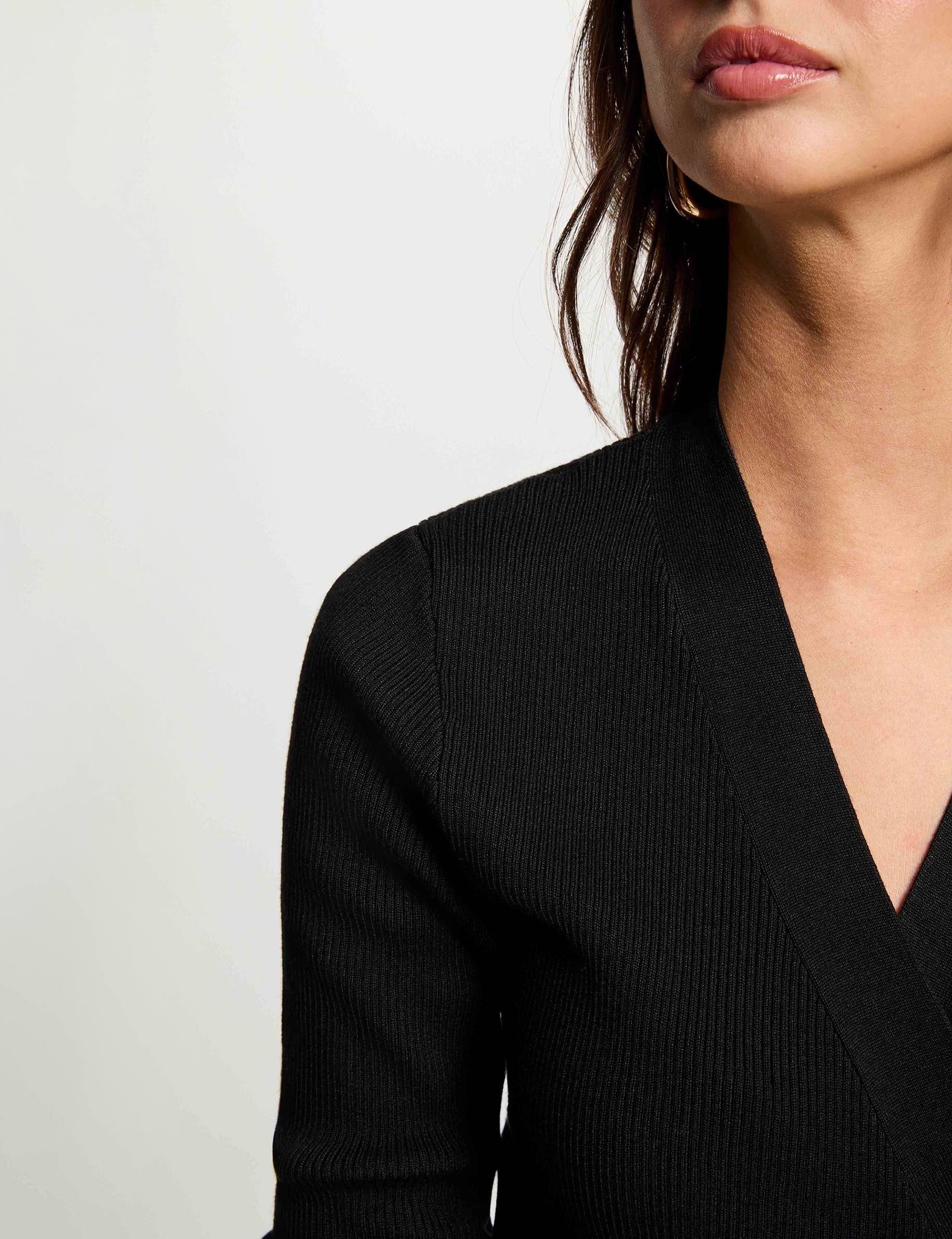 Jersey cruzado cuello en V negro mujer