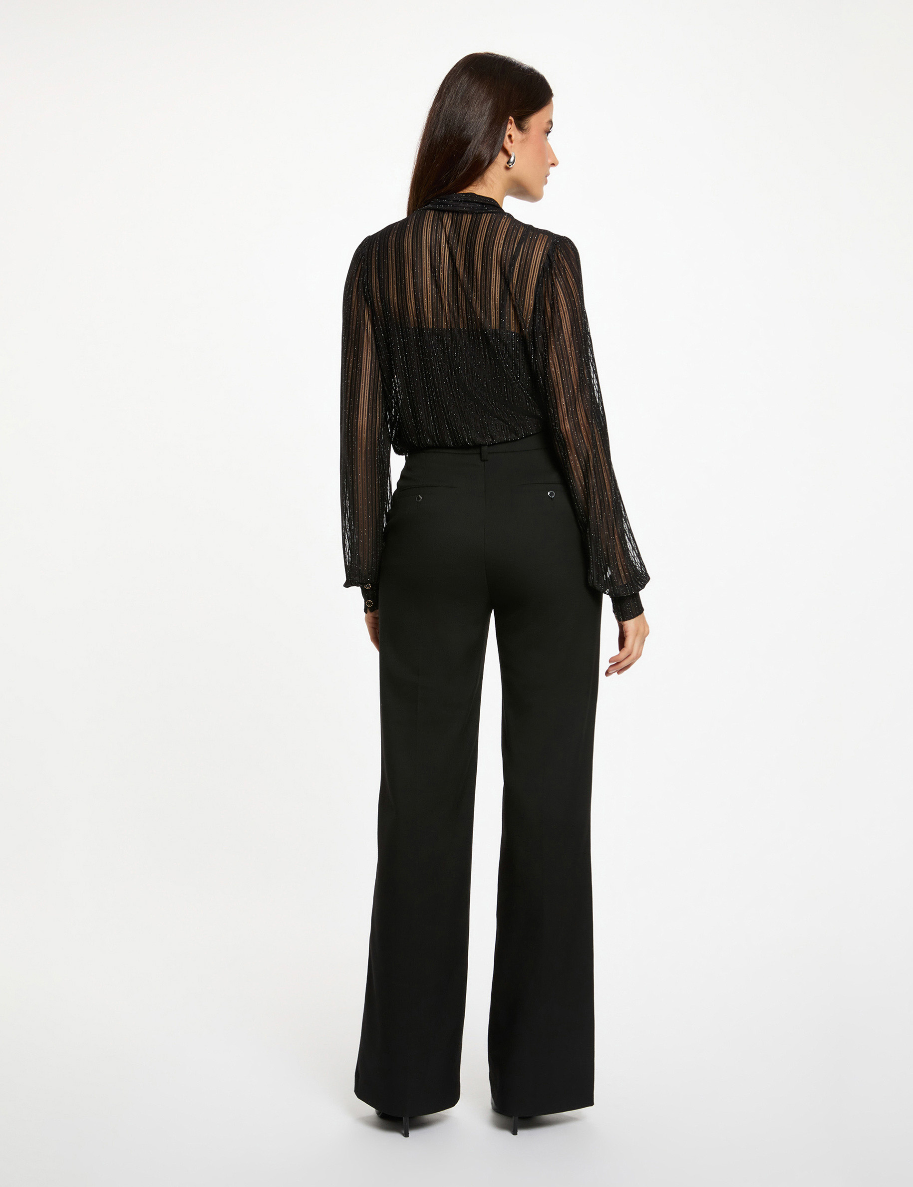 Camiseta corta con cuello lazada negro mujer