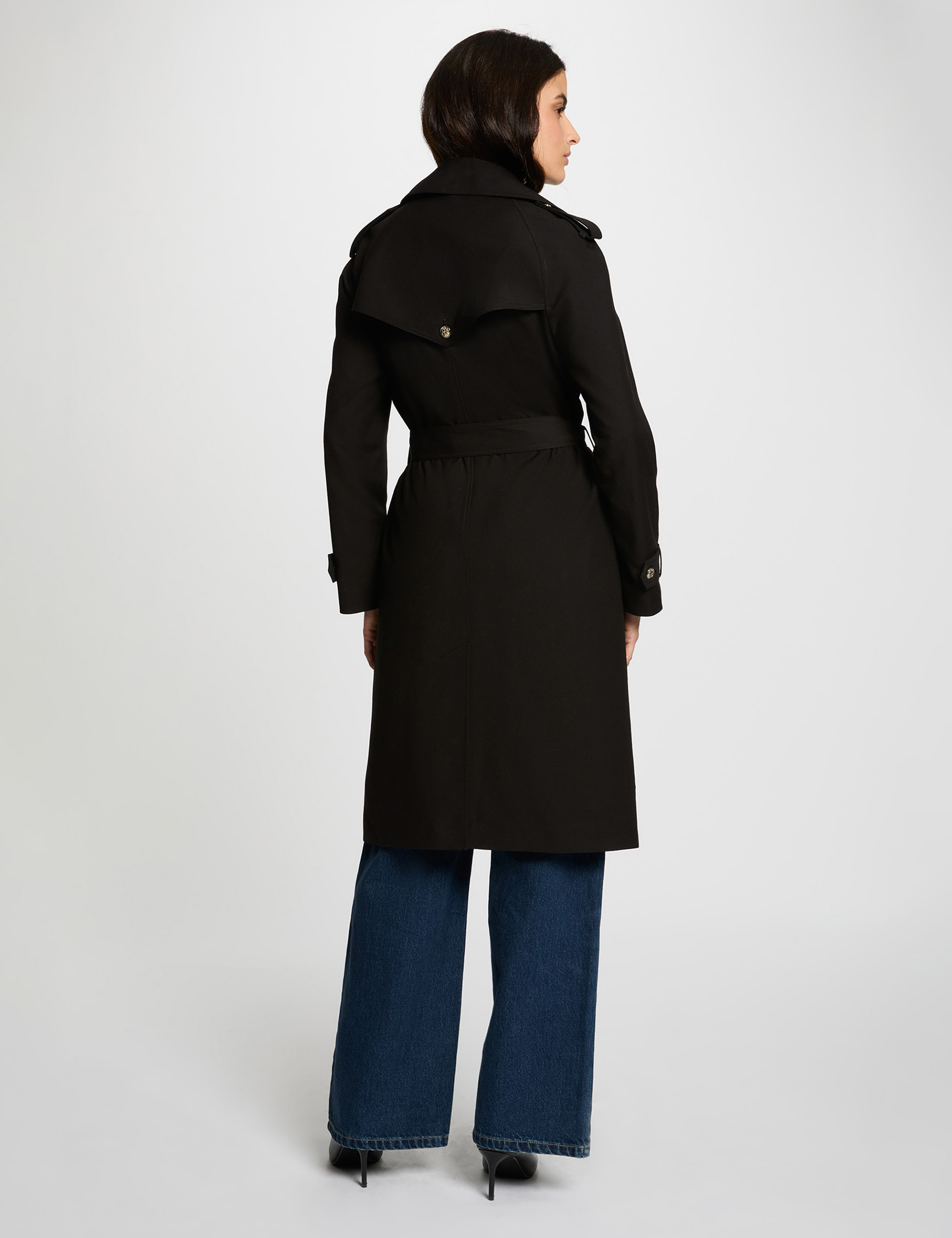 trench largo con cinturon negro mujer Trench largo con cinturón negro mujer