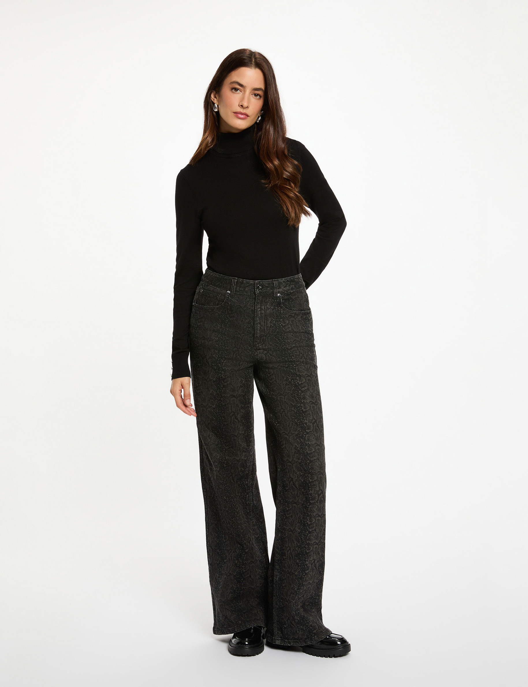 Jersey de cuello alto negro mujer