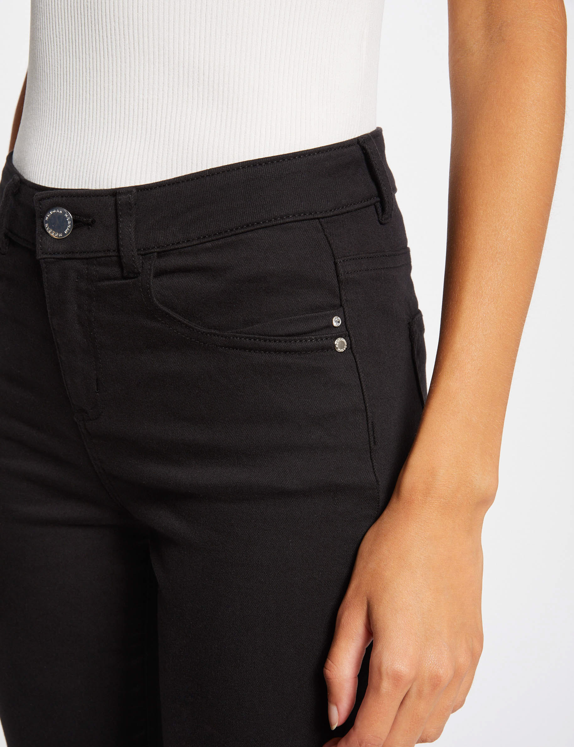pantalon slim talle estandar negro mujer Pantalón slim talle estándar negro mujer