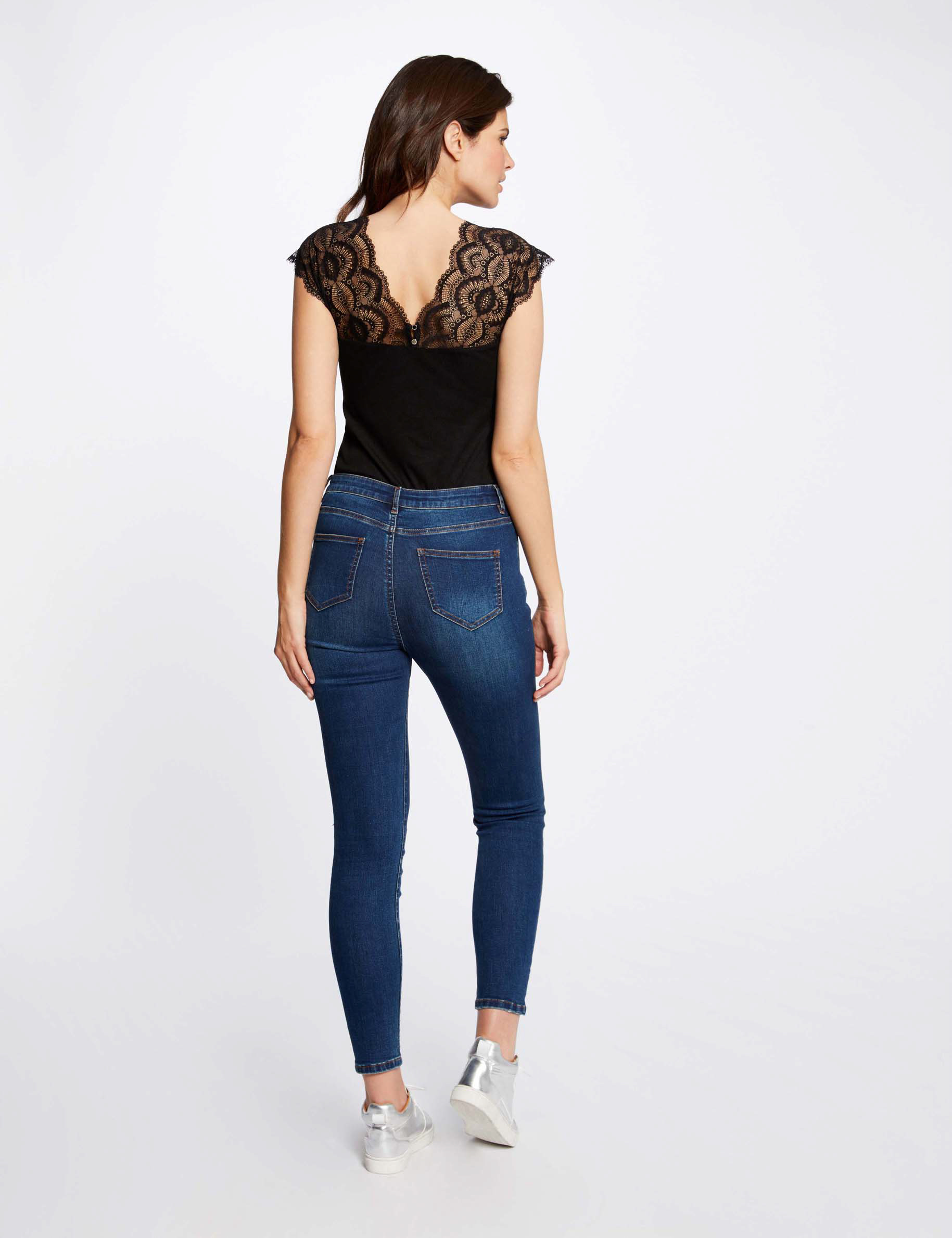 Camiseta manga corta con encaje negro mujer