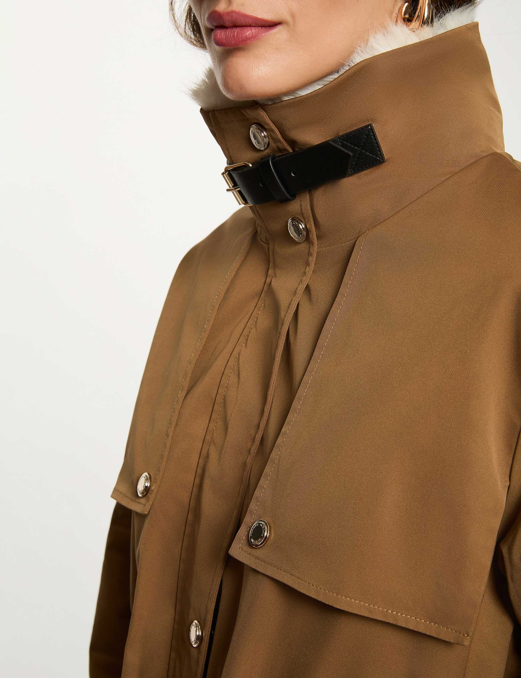 Parka larga ajustable c&aacute;mel mujer