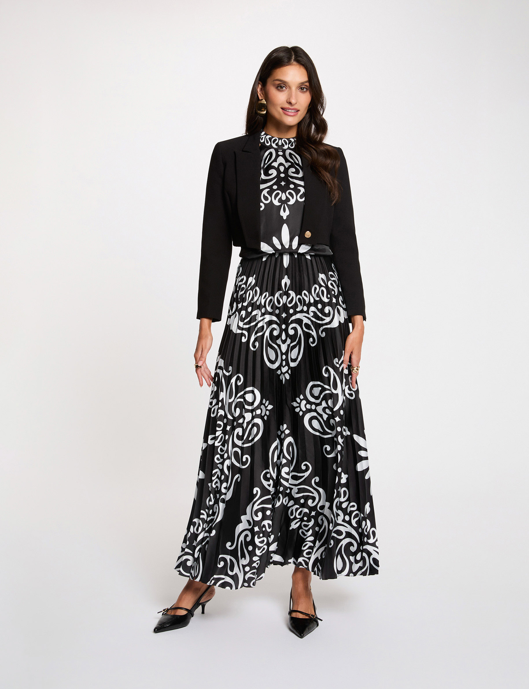 Chaqueta recta y corta negro mujer