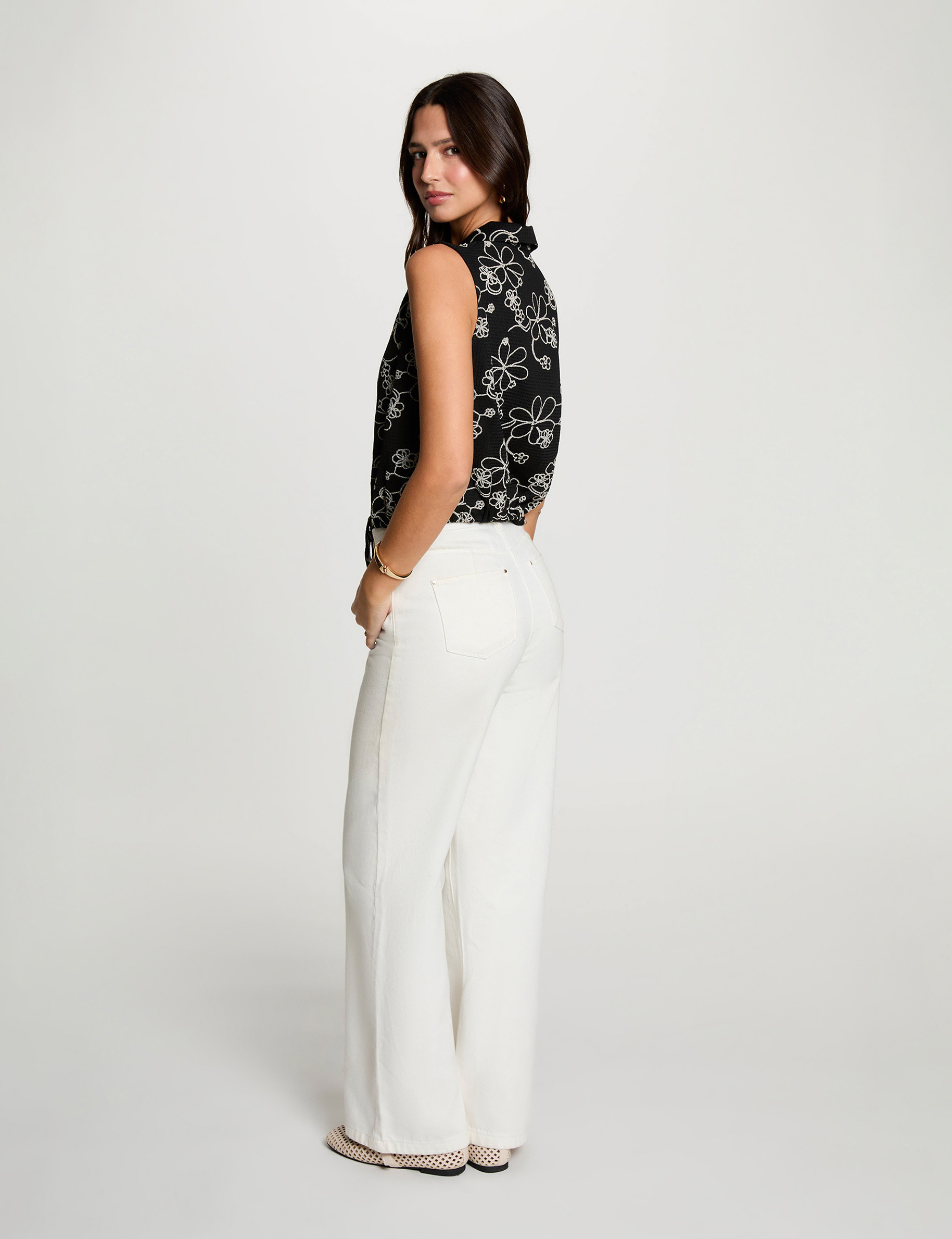 Blusa sin mangas con cuello en V negro mujer