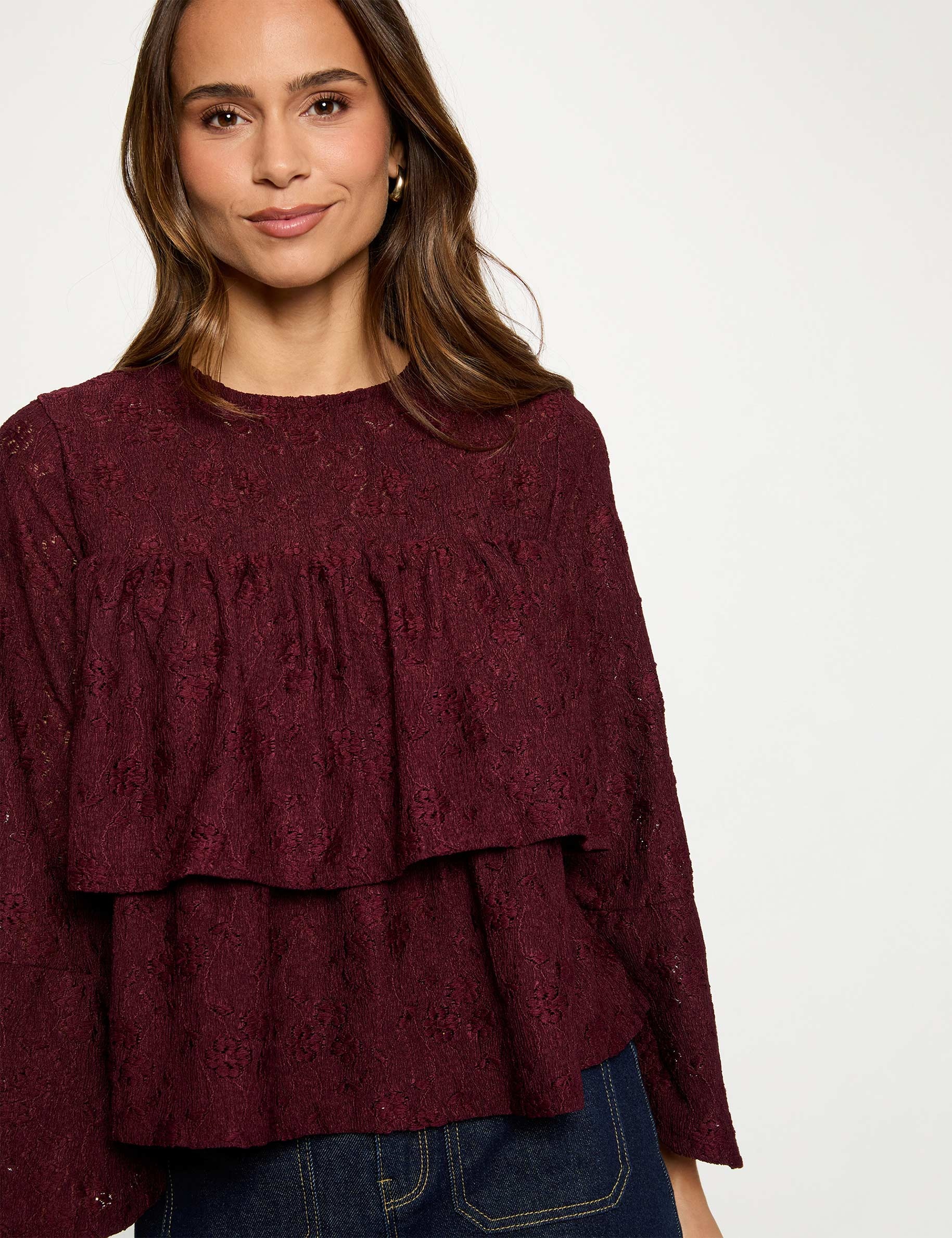 Camiseta de encaje con volantes burdeos mujer