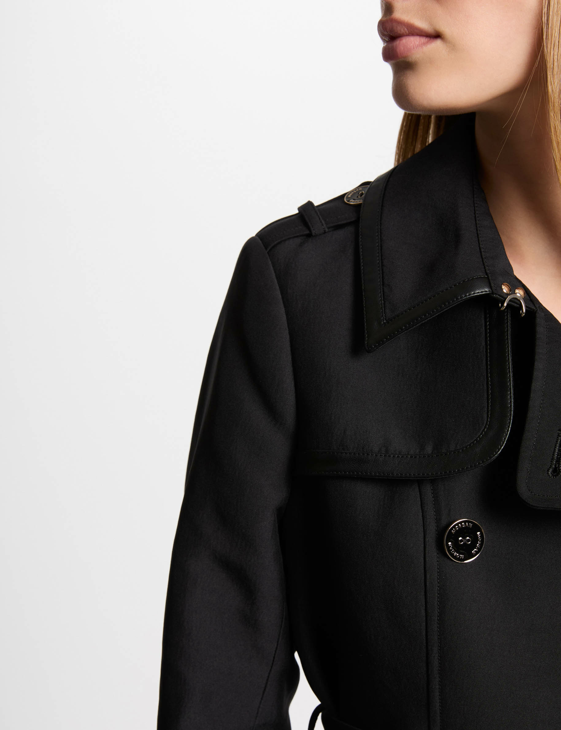 gabardina larga con cinturon negro mujer Gabardina larga con cinturón negro mujer