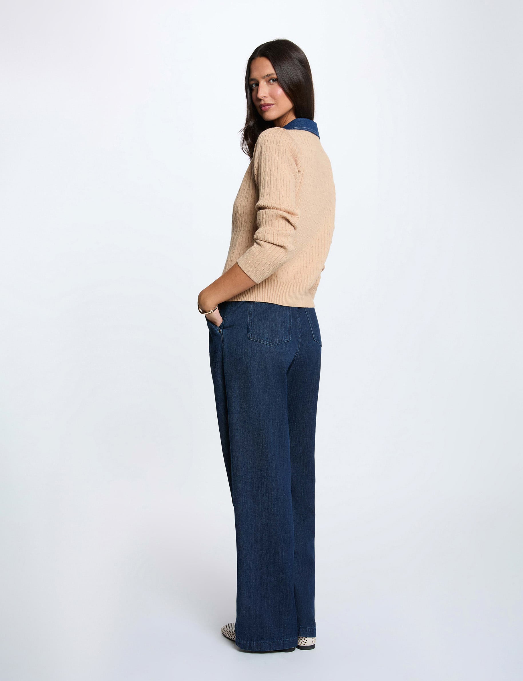 Jersey con cuello vuelto y botones c&aacute;mel mujer