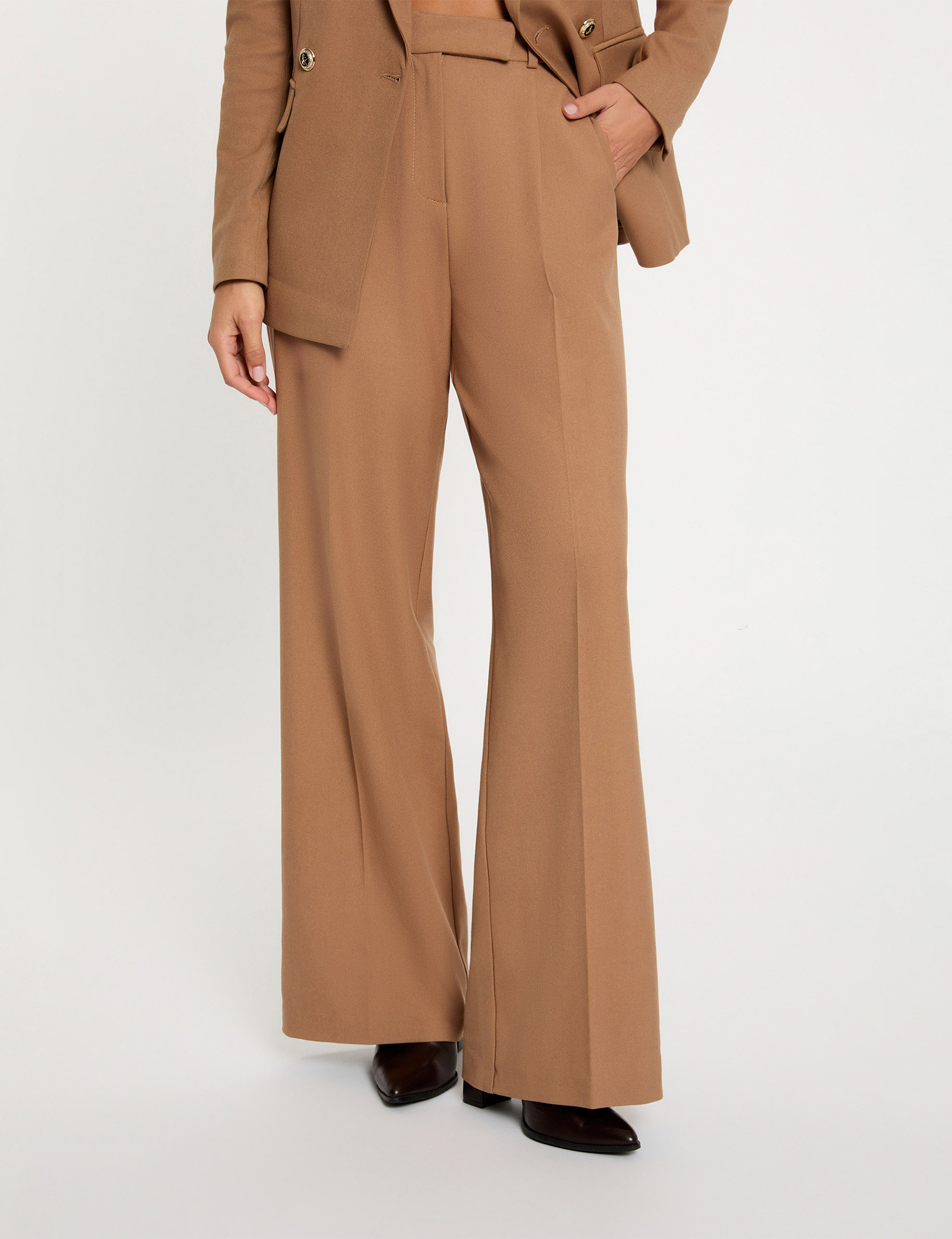 Pantal&oacute;n ancho de tiro alto marr&oacute;n mujer