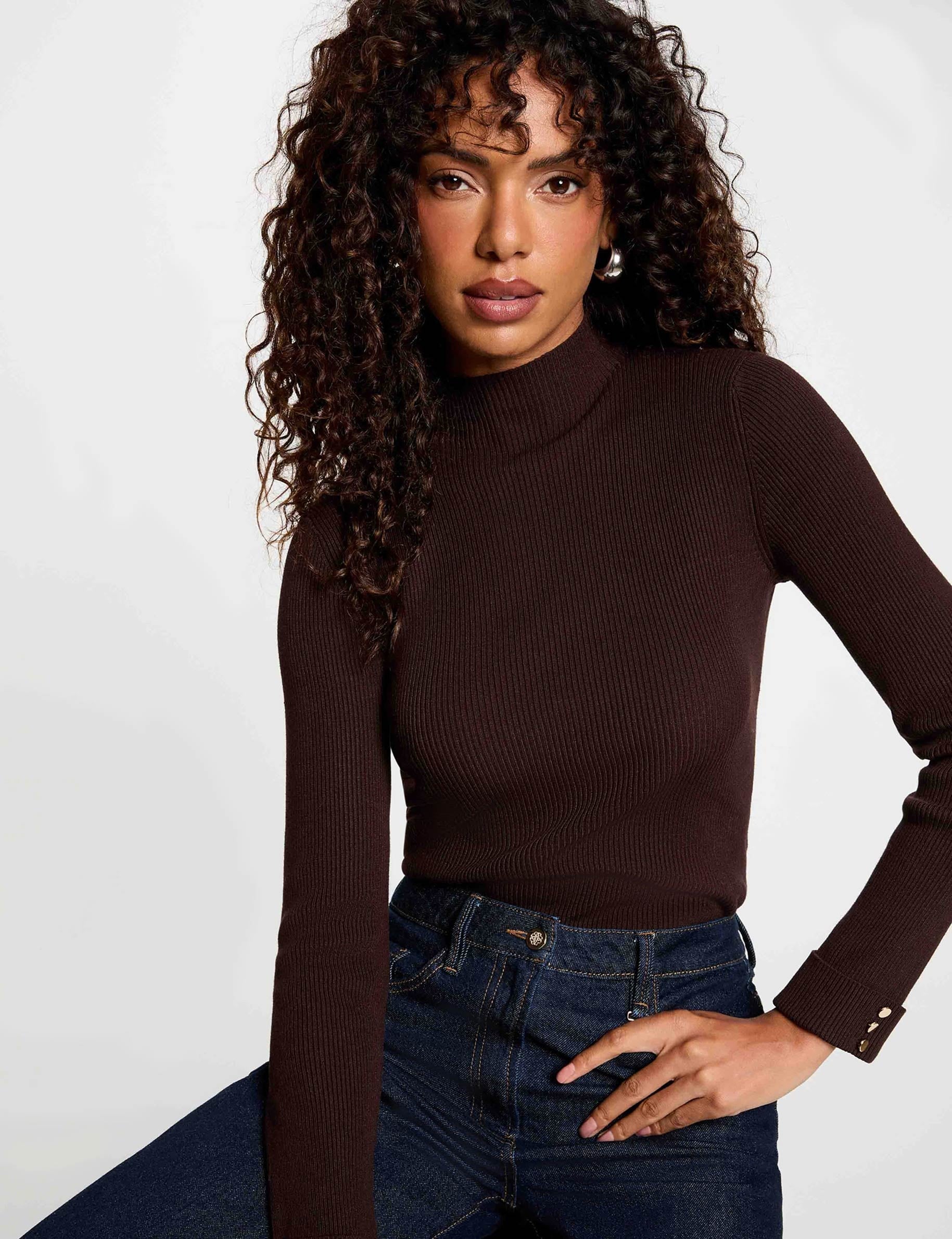 Jersey de cuello alto marr&oacute;n oscuro mujer