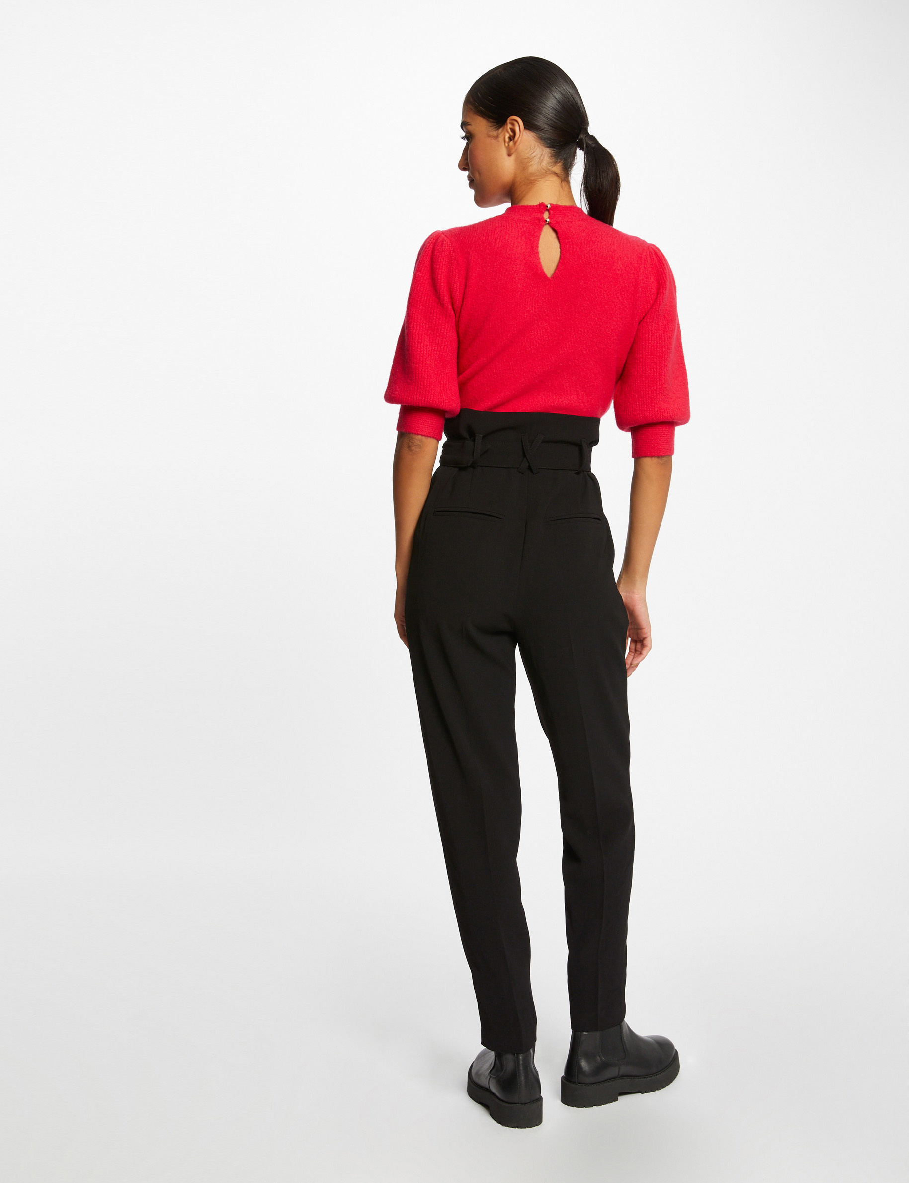 Pantalón paperbag con cinturón negro mujer Pantalón paperbag con cinturón negro mujer