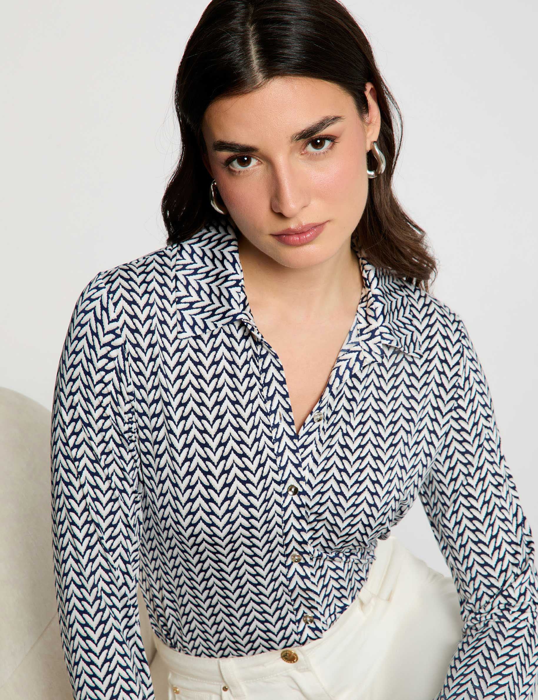 Camisa recta con cuello vuelto blanco mujer