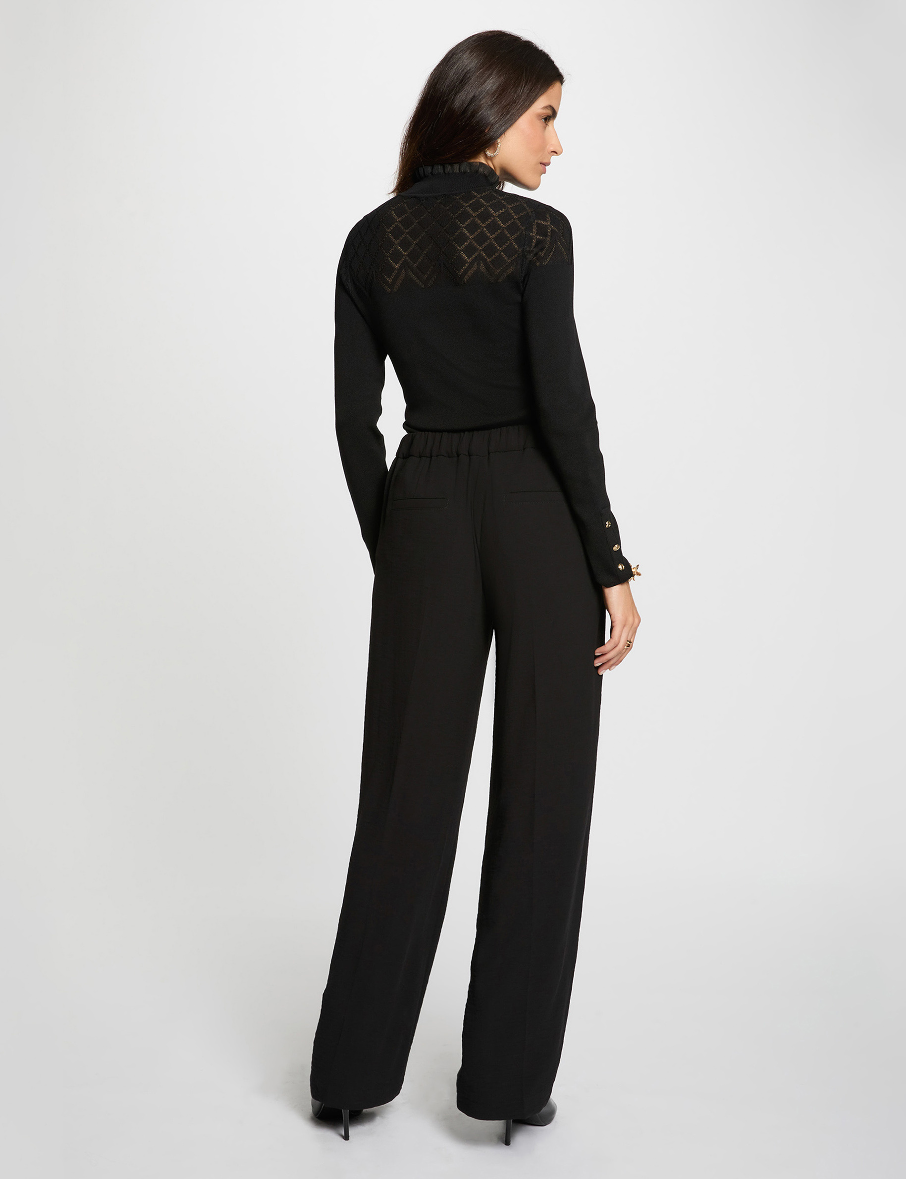 pantalon ancho y fluido negro mujer Pantalón ancho y fluido negro mujer
