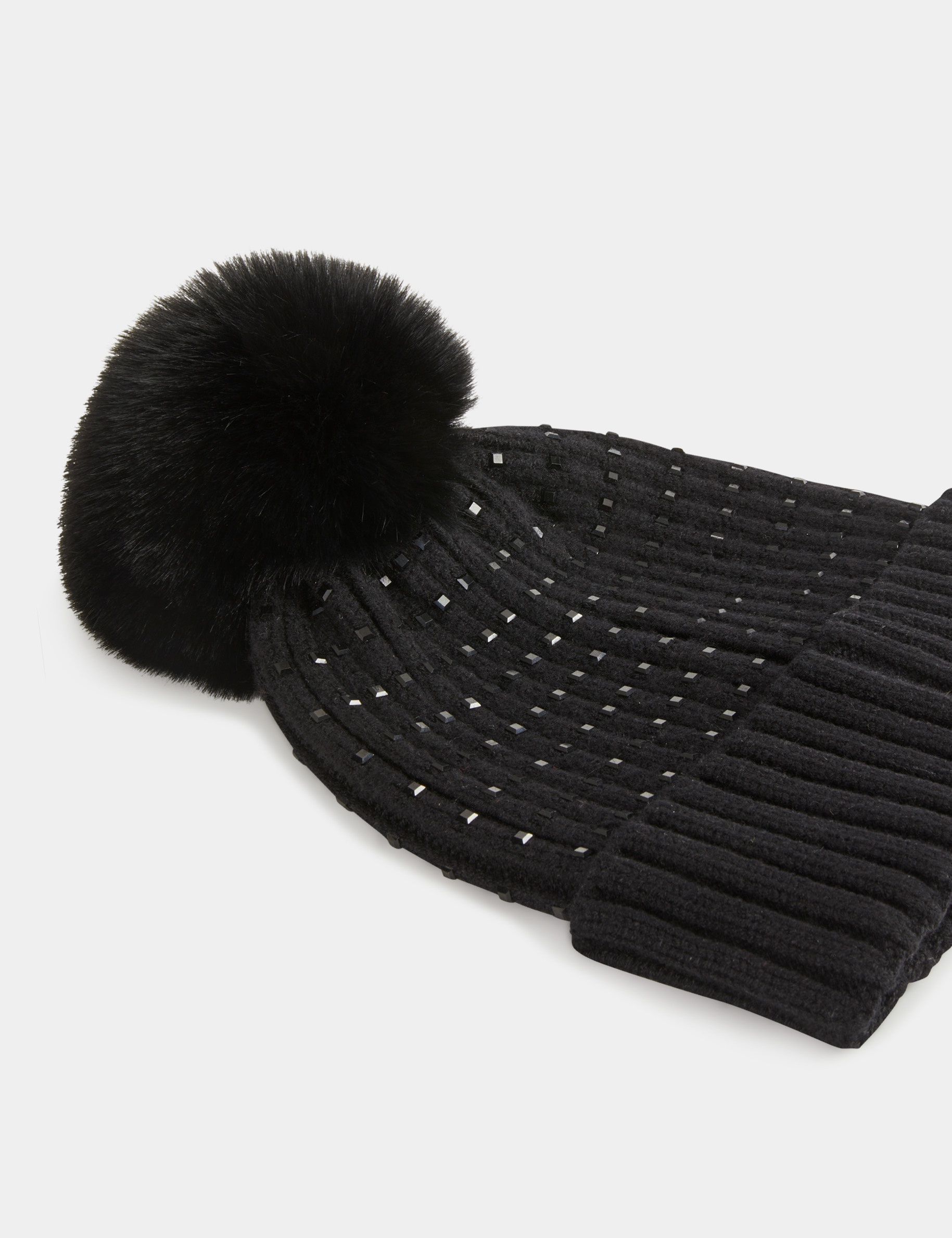 gorro con strass y pompon negro mujer Gorro con strass y pompón negro mujer