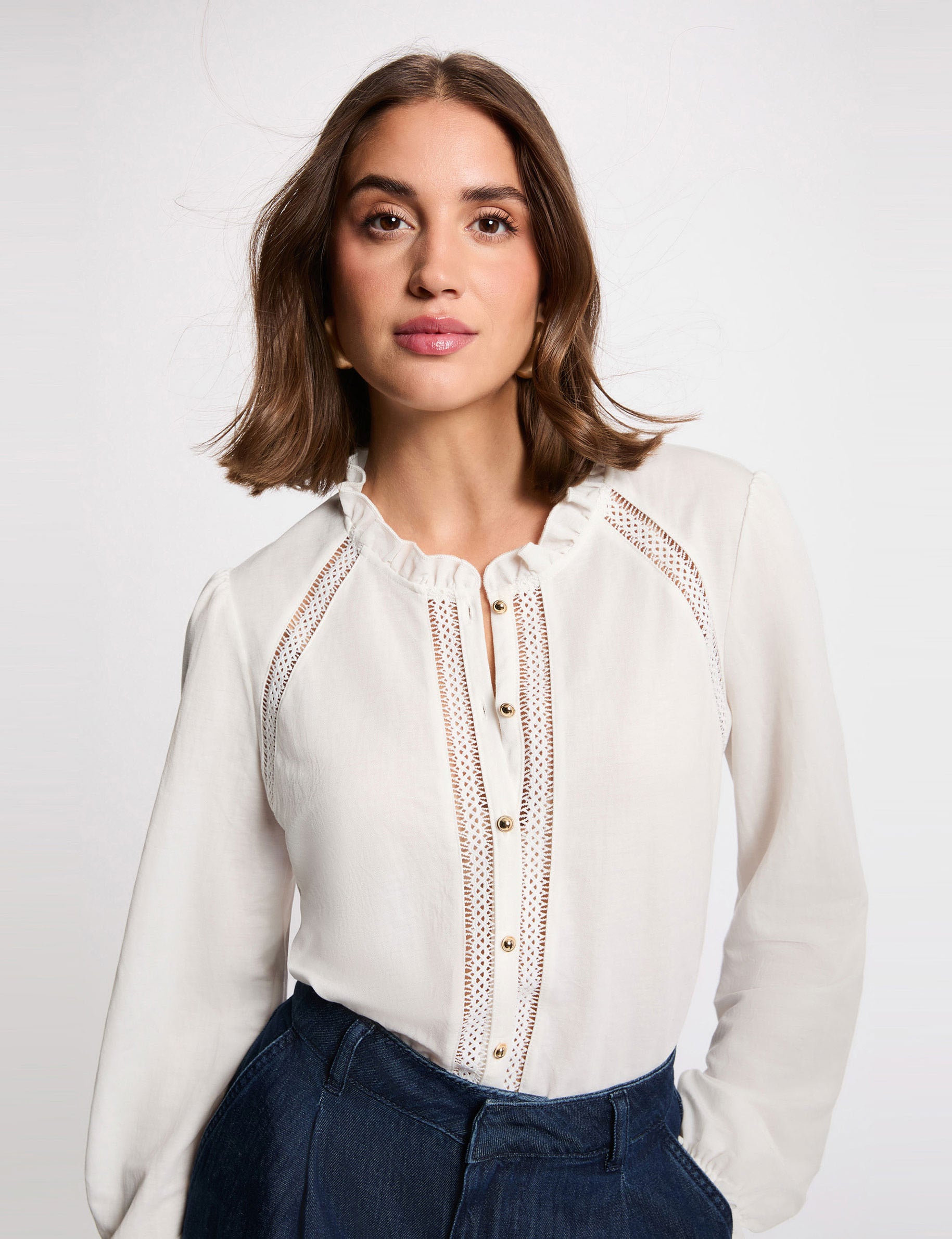 Camiseta encaje cuello alto blanco mujer