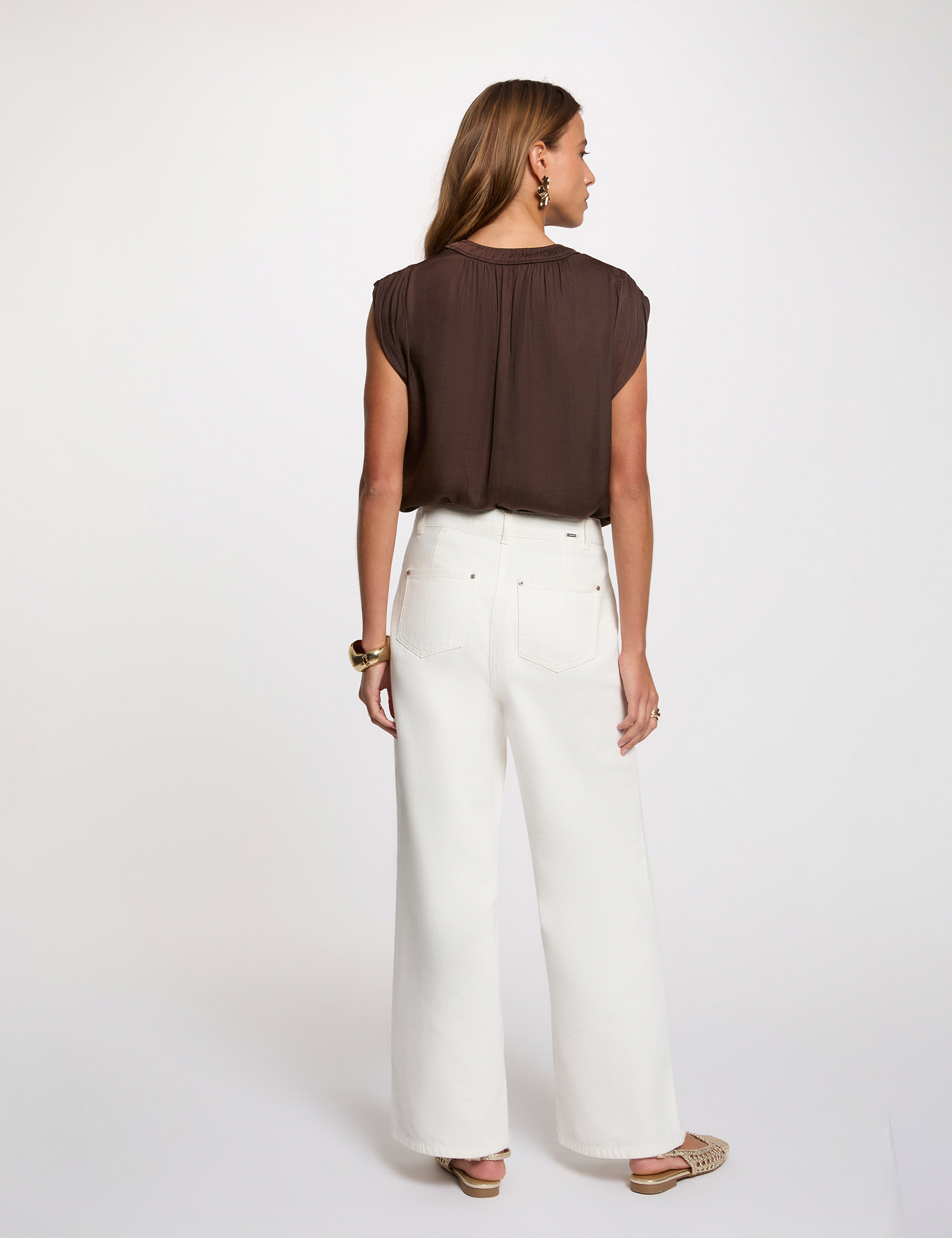 Blusa manga corta satinada marr&oacute;n oscuro mujer