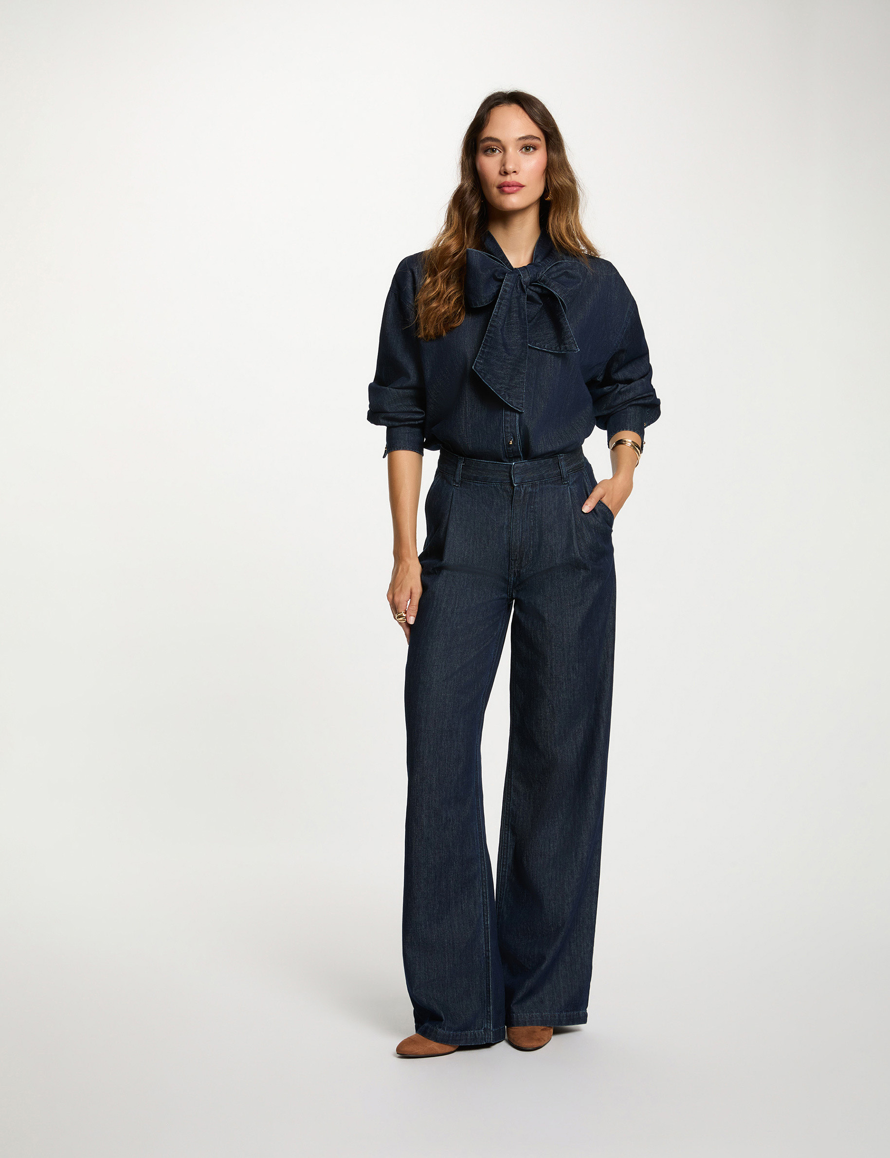 Camisa vaquera con lazada denim crudo mujer