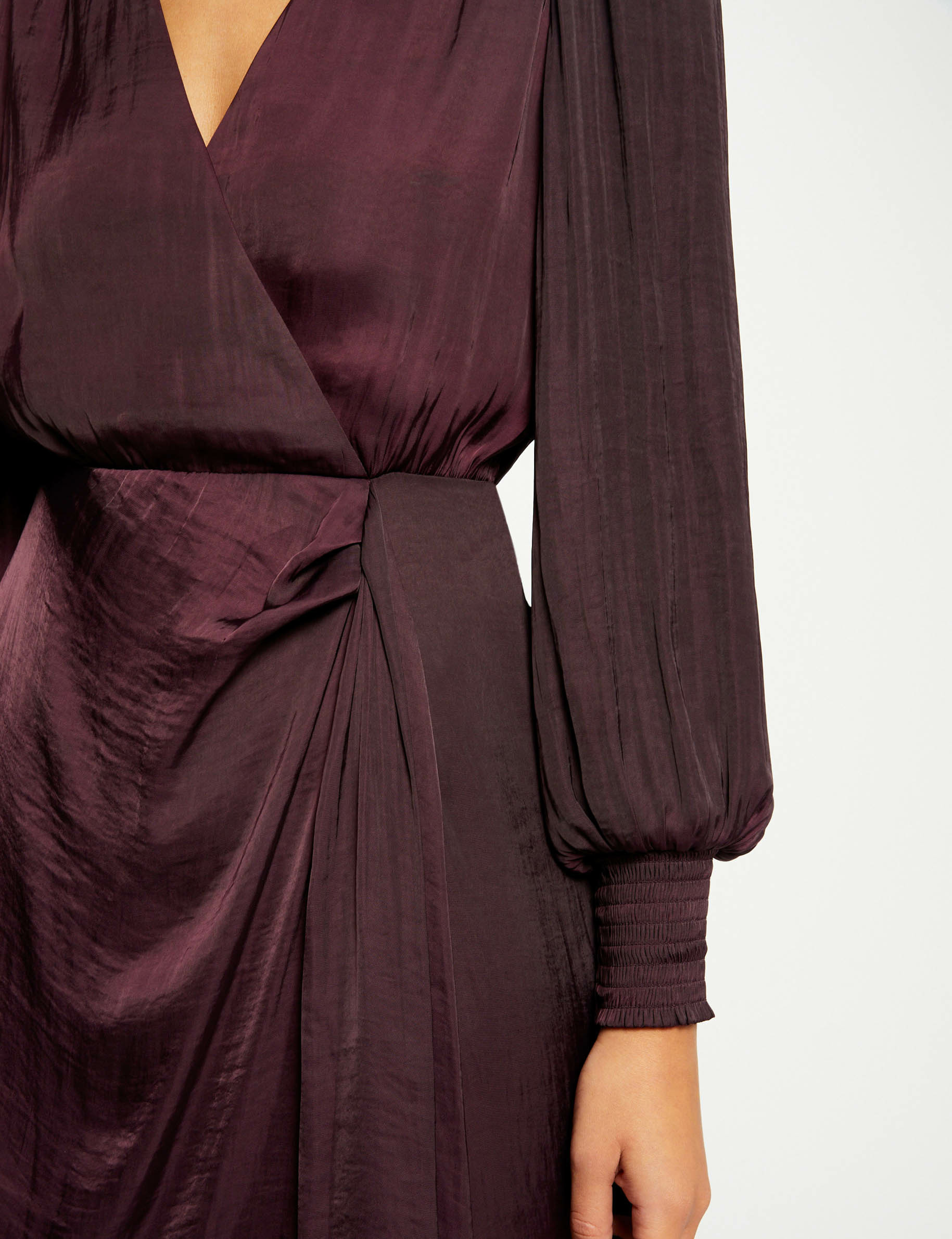 Vestido entallado drapeado de satén ciruela mujer