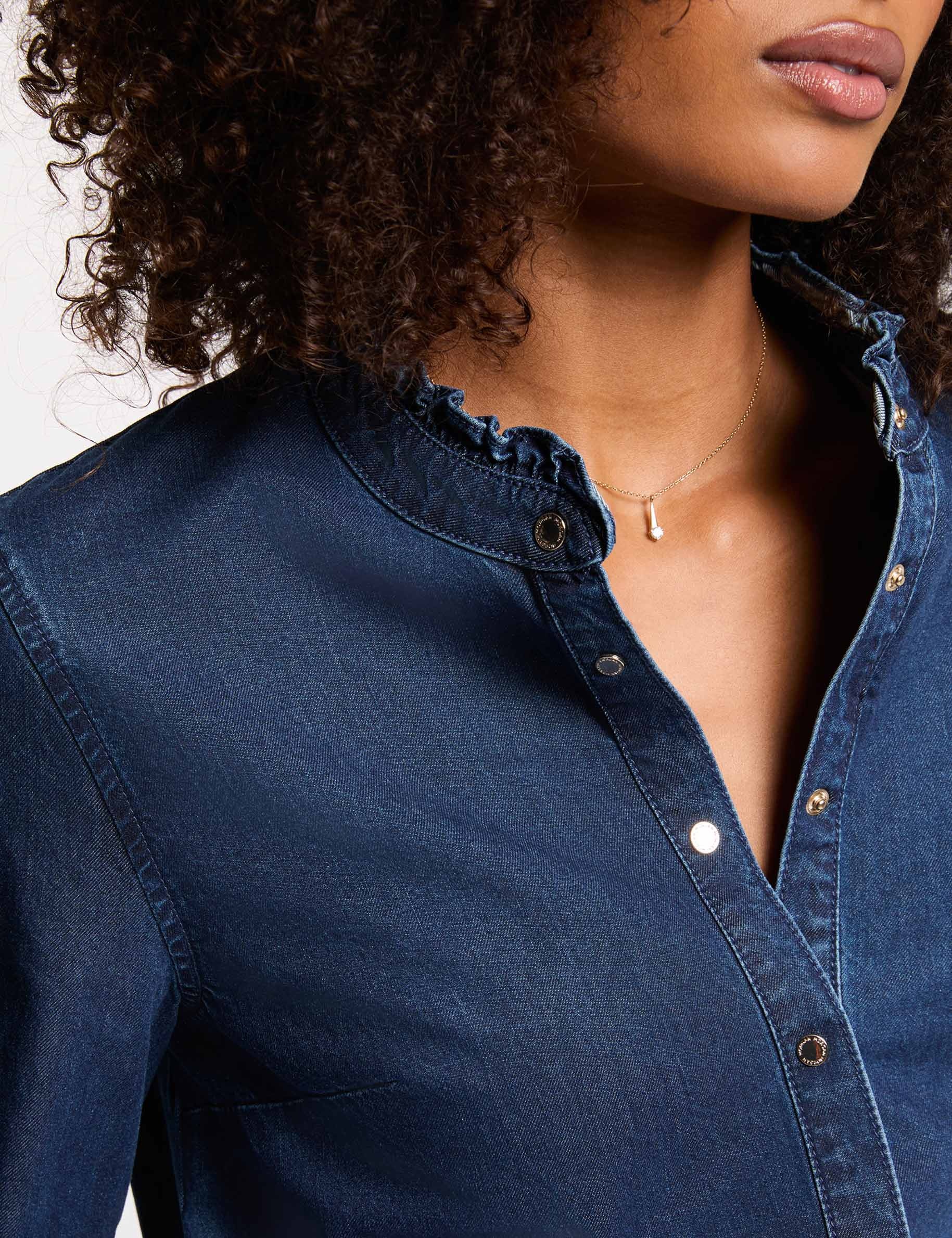 Camisa de cuello alto denim crudo mujer
