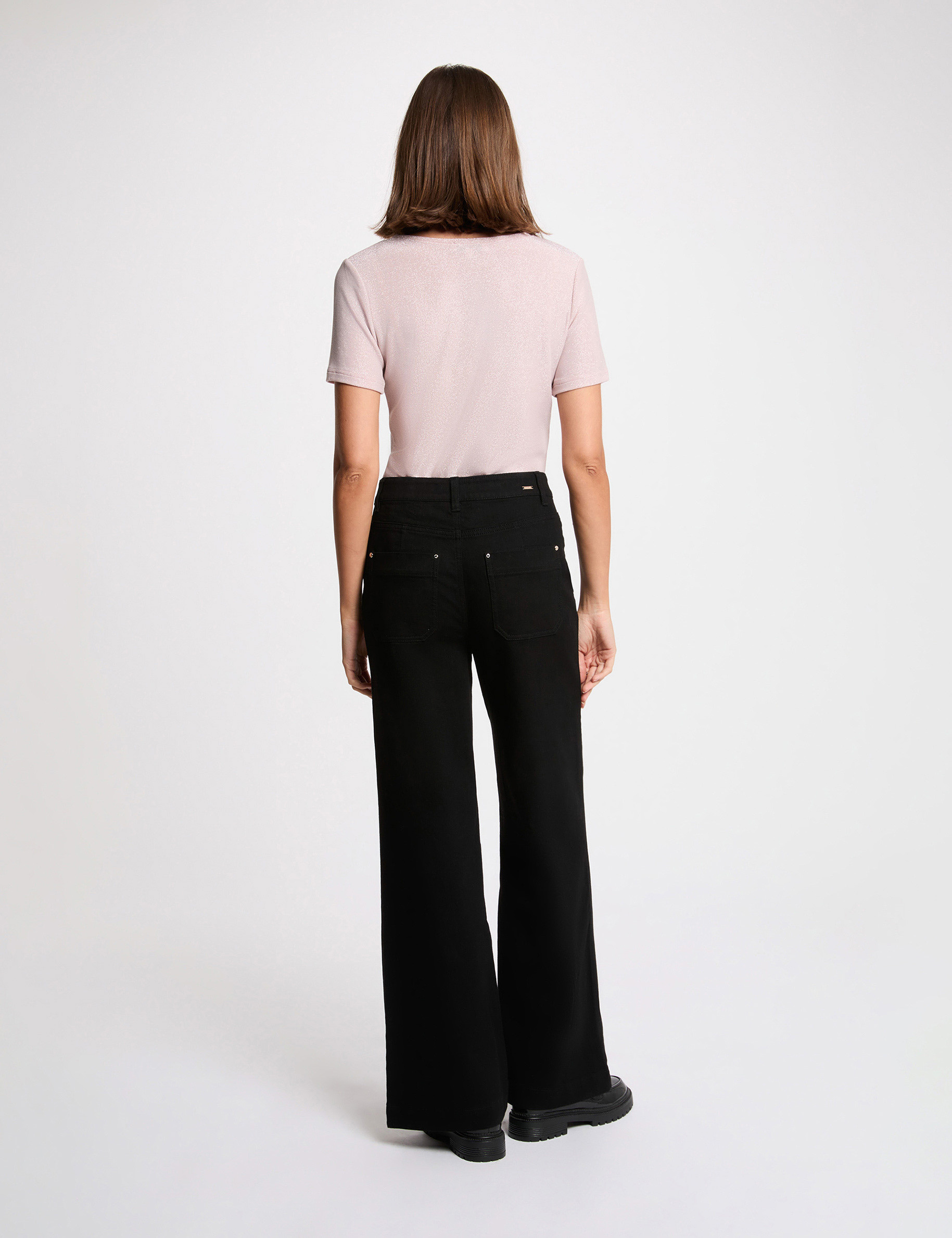 Camiseta manga corta con escote en V rosa claro mujer