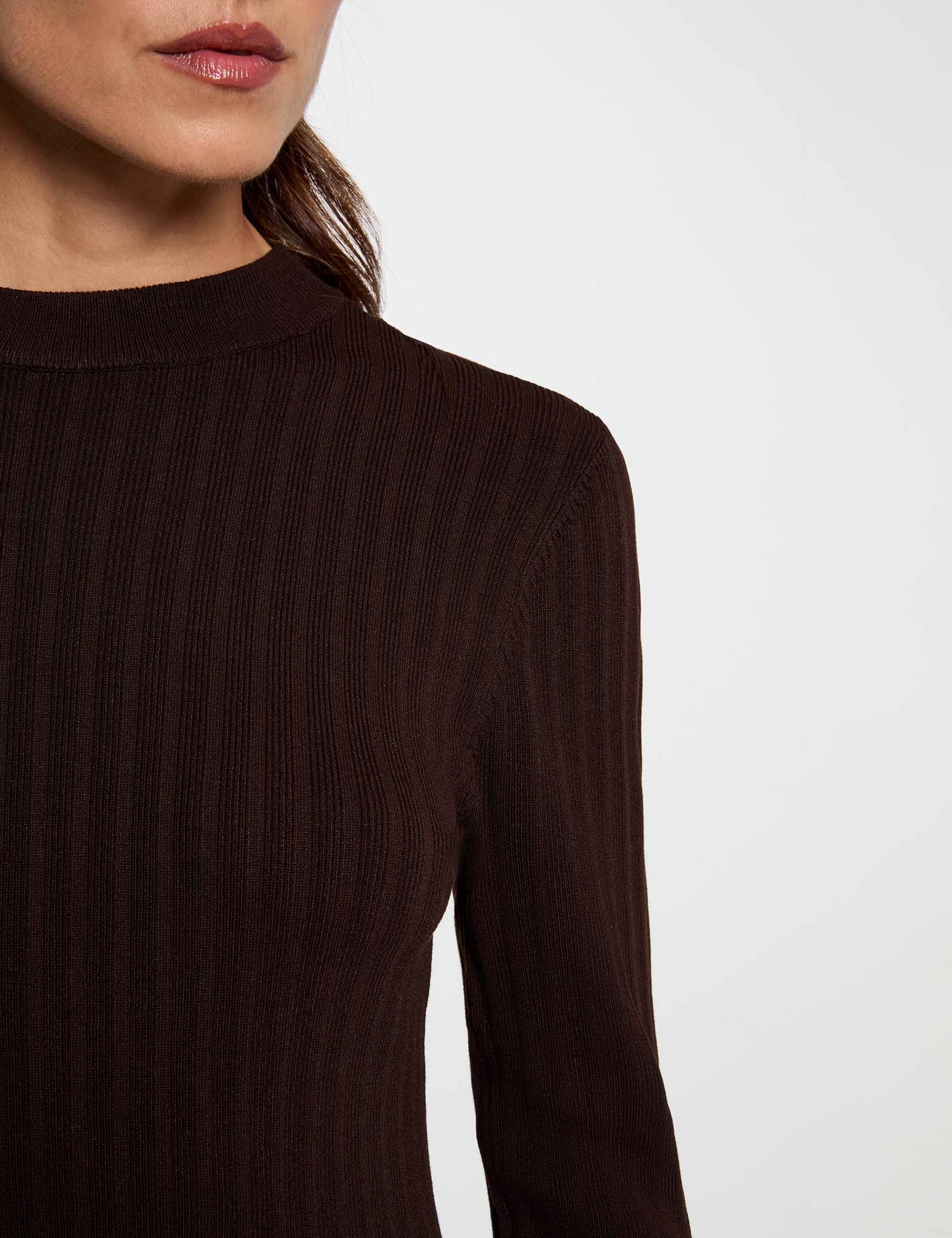 Vestido de punto de manga larga marr&oacute;n oscuro mujer
