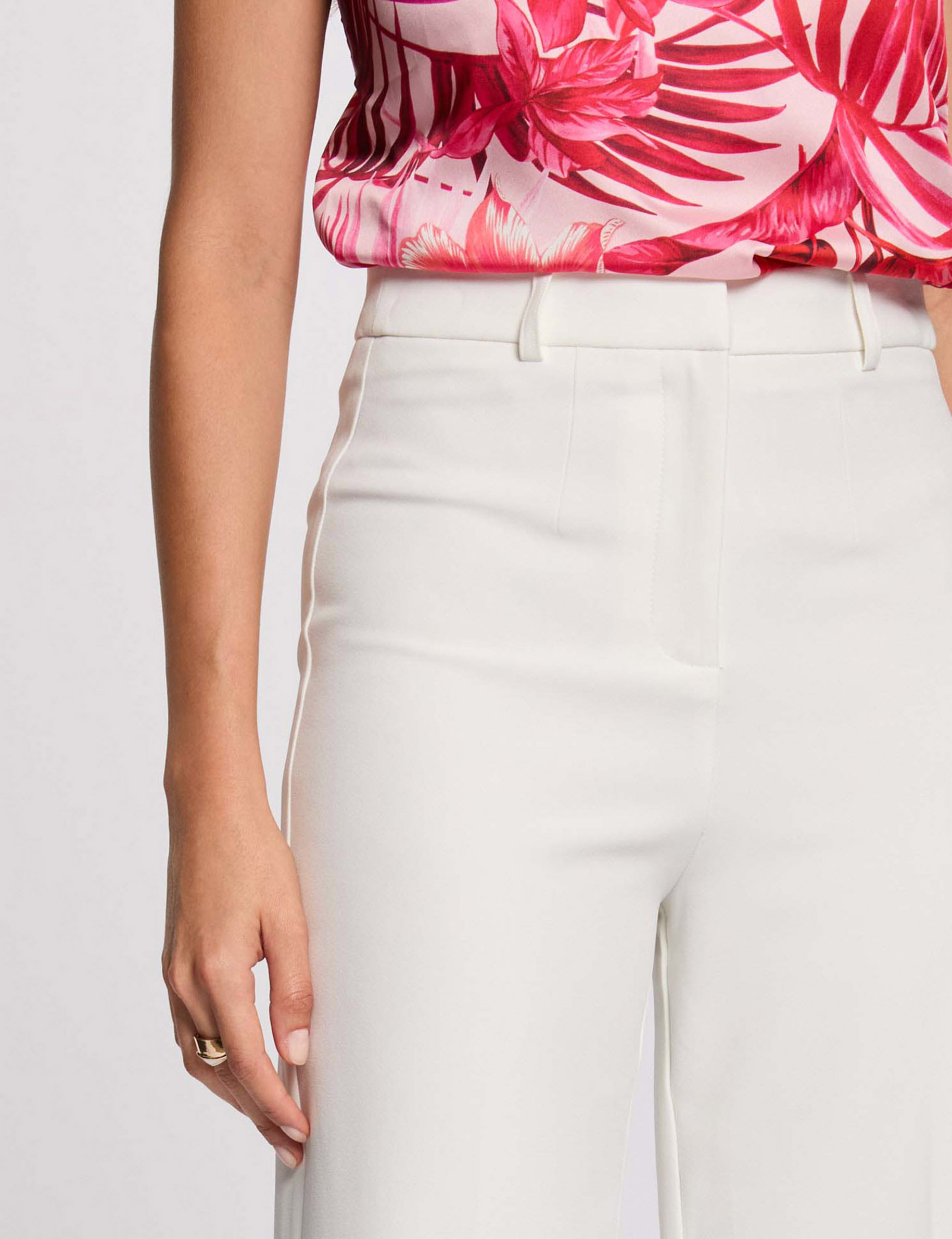 pantalon recto con pinzas blanco mujer Pantalón recto con pinzas blanco mujer