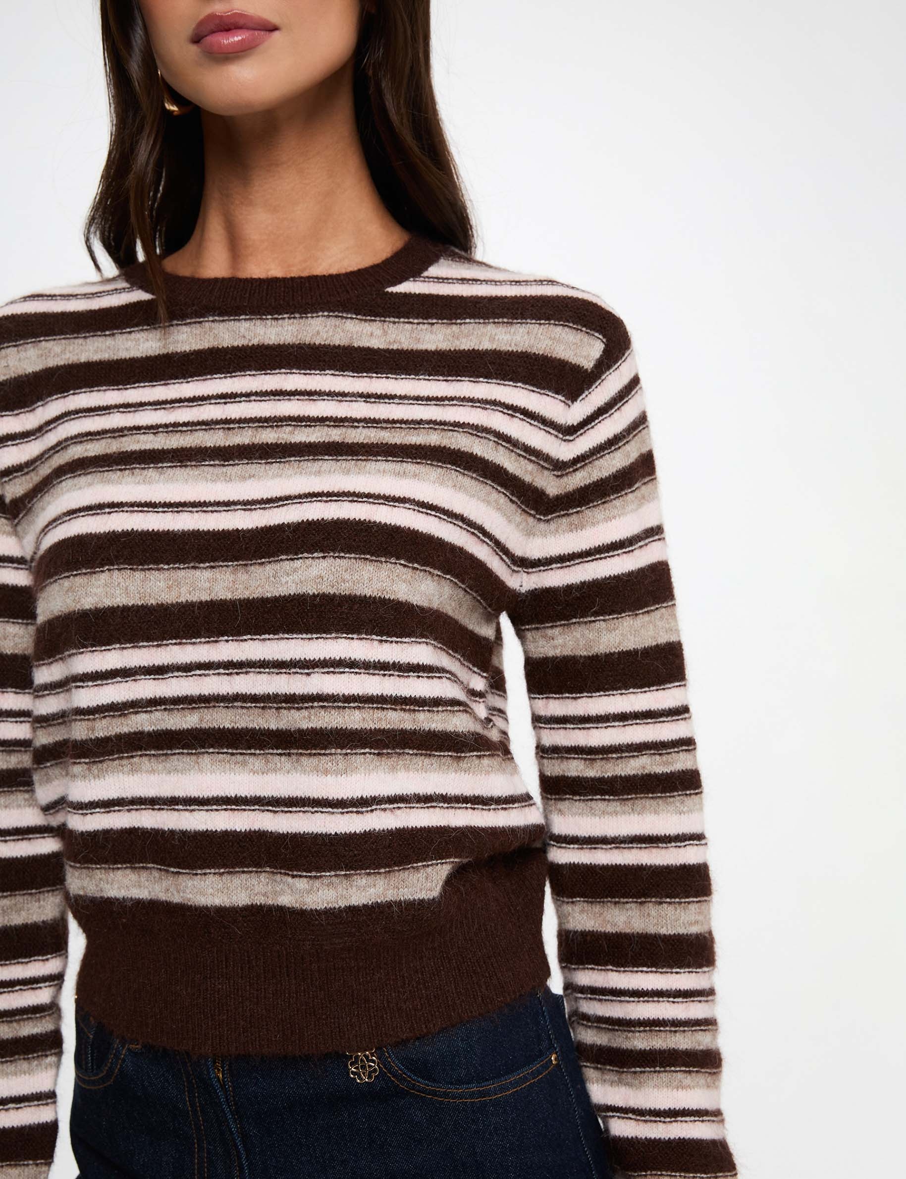 Jersey de rayas con cuello redondo marr&oacute;n mujer
