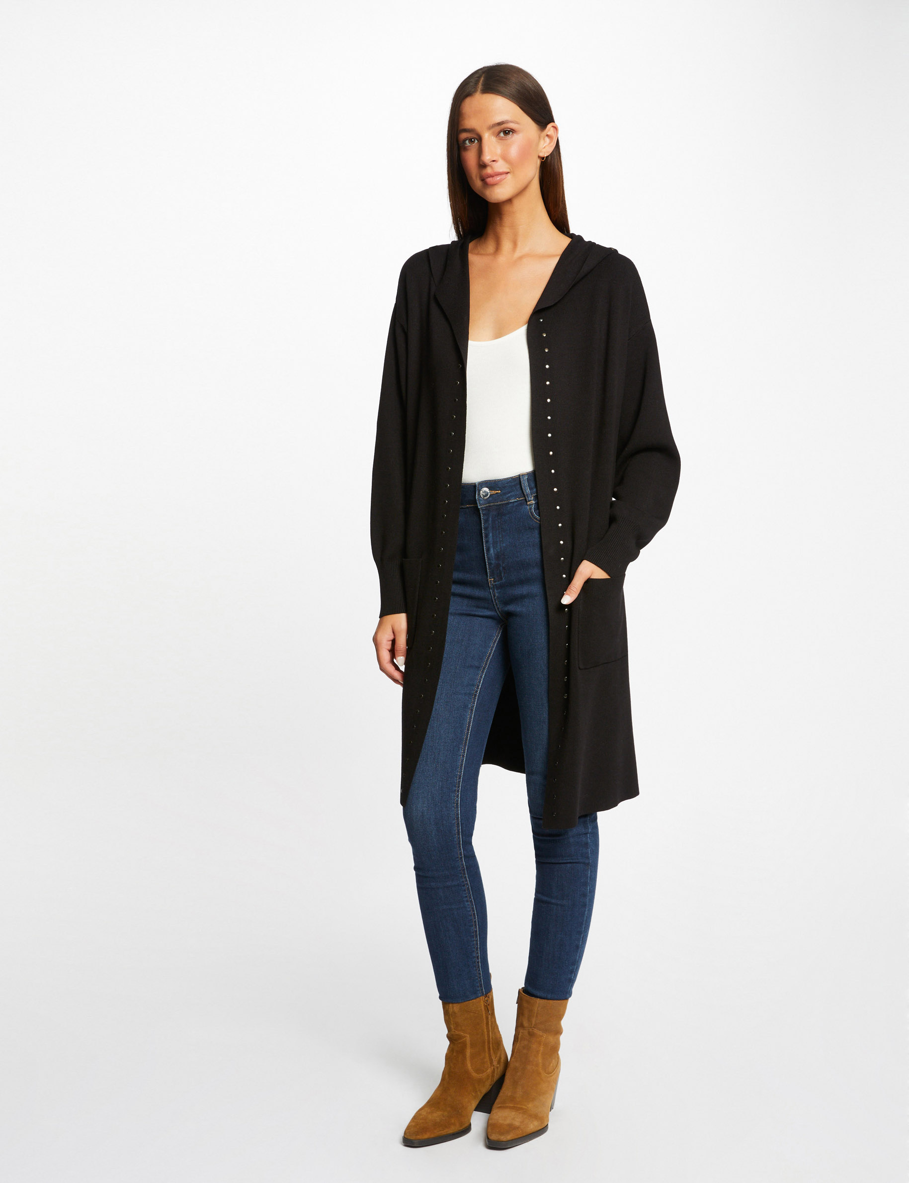 cardigan largo con capucha y tachuelas negro mujer Cárdigan largo con capucha y tachuelas negro mujer