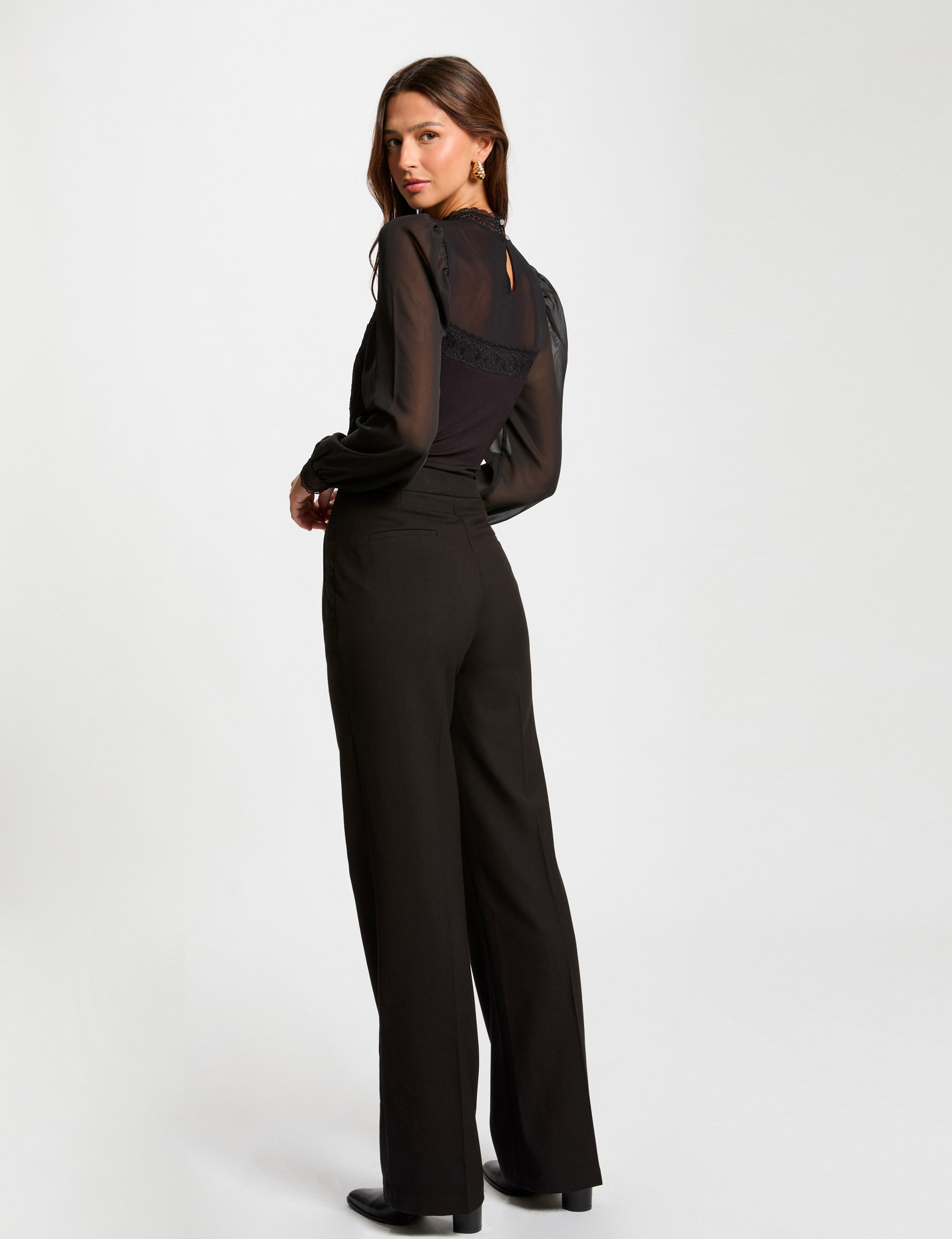 Pantalón flare con pinzas negro mujer