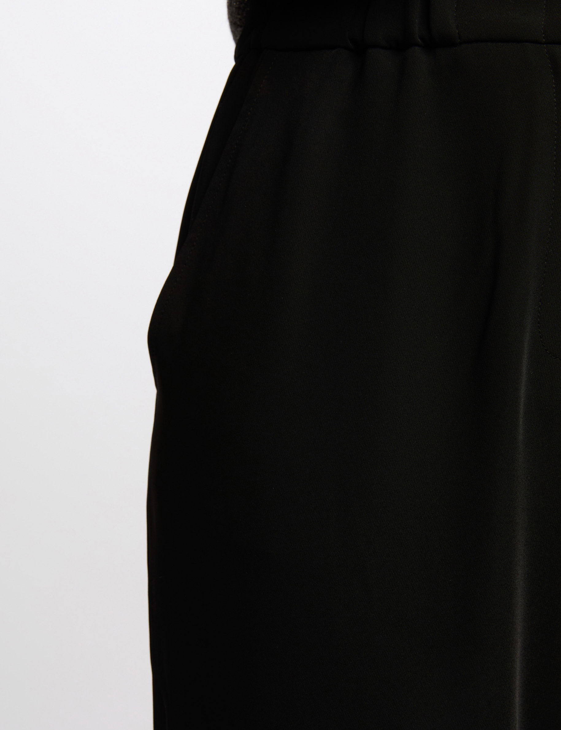 Pantal&oacute;n ancho de tiro alto negro mujer