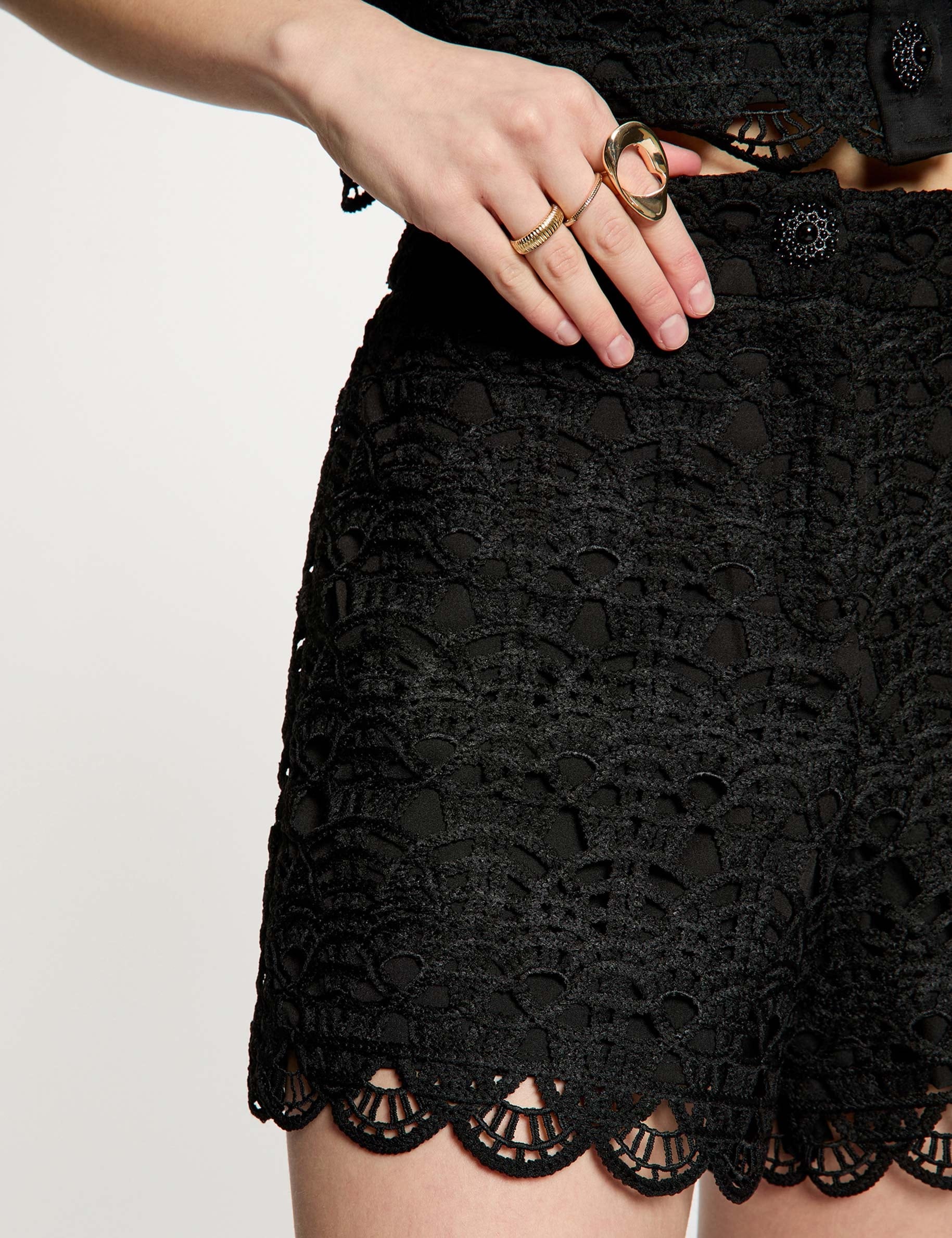 Short encaje pernera ancha negro mujer