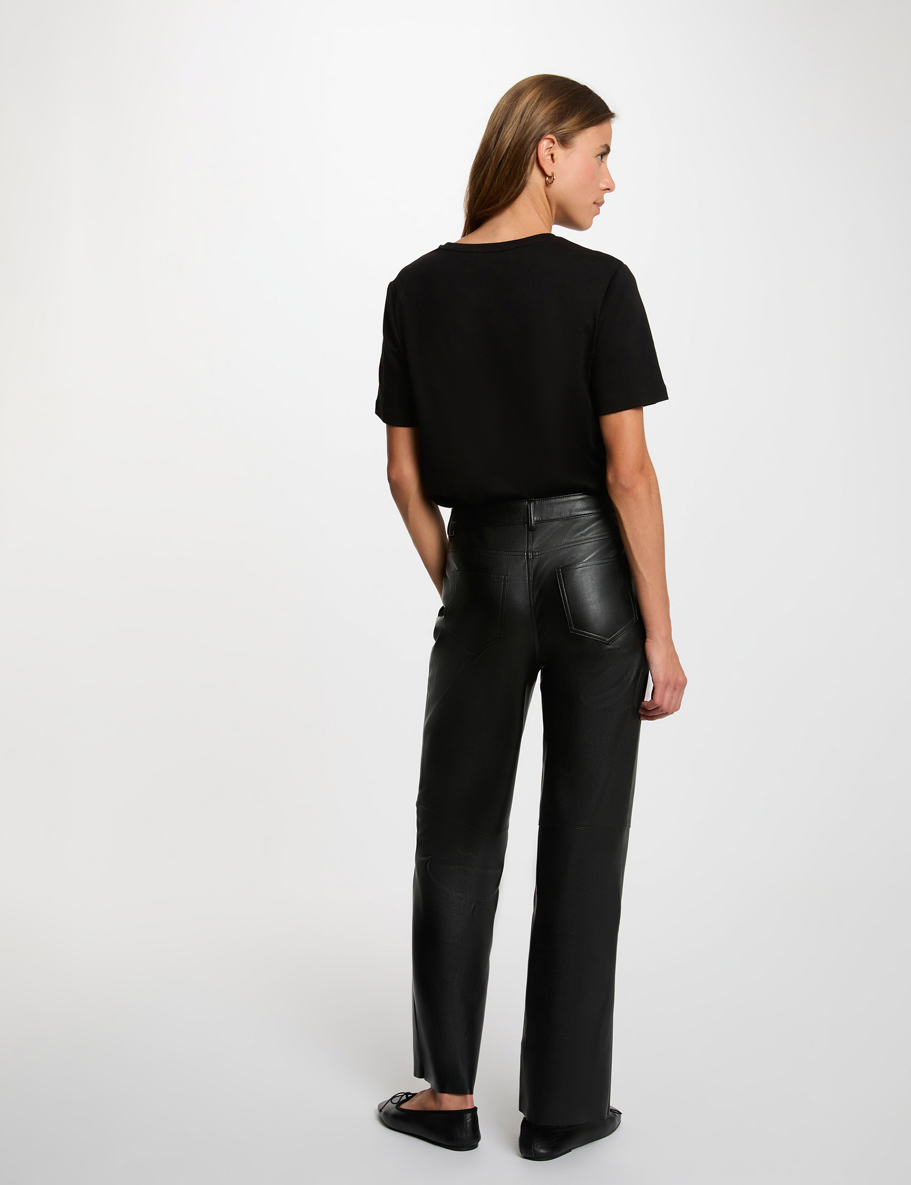 Camiseta recta cuello redondo negro mujer