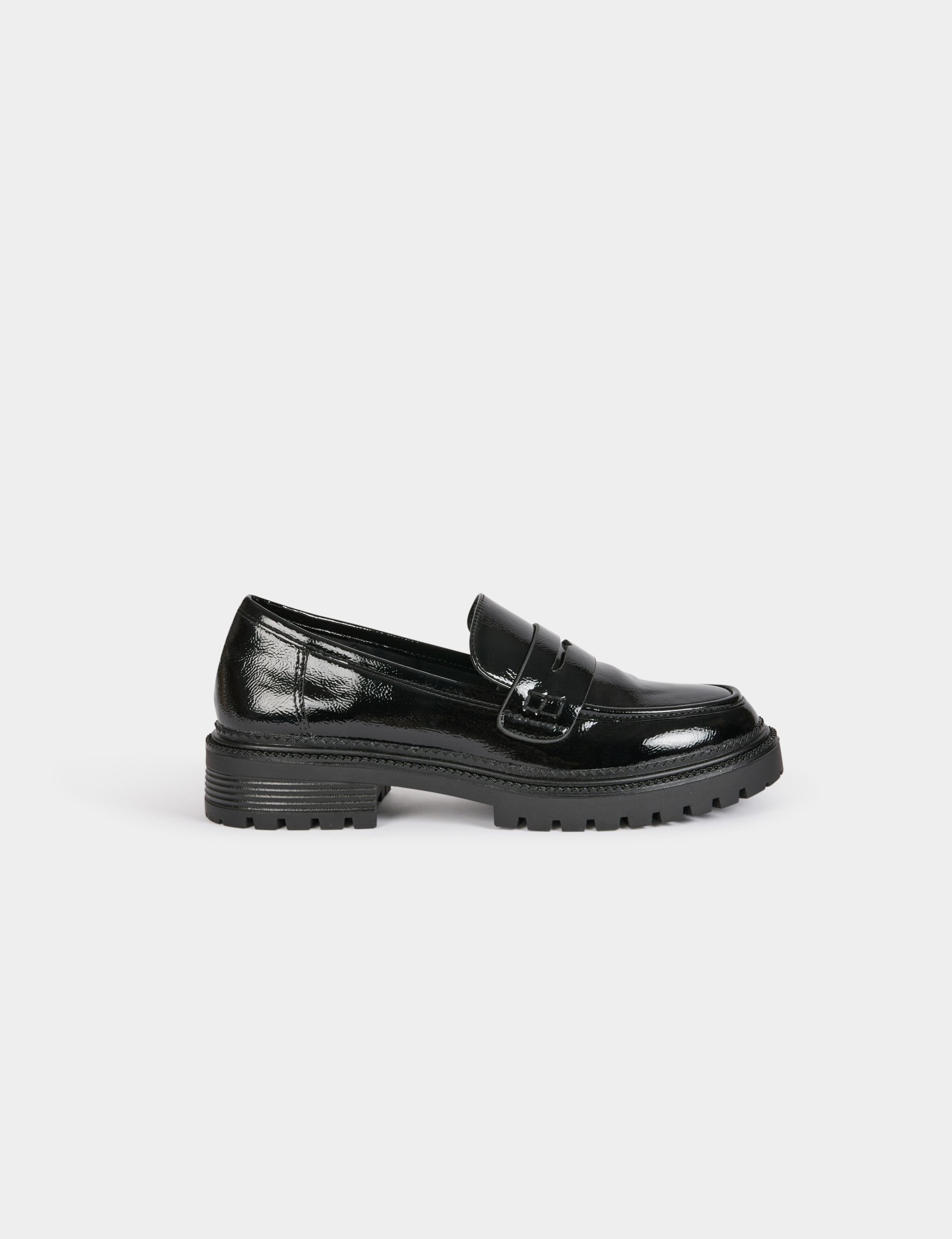 Mocasines de charol negro mujer