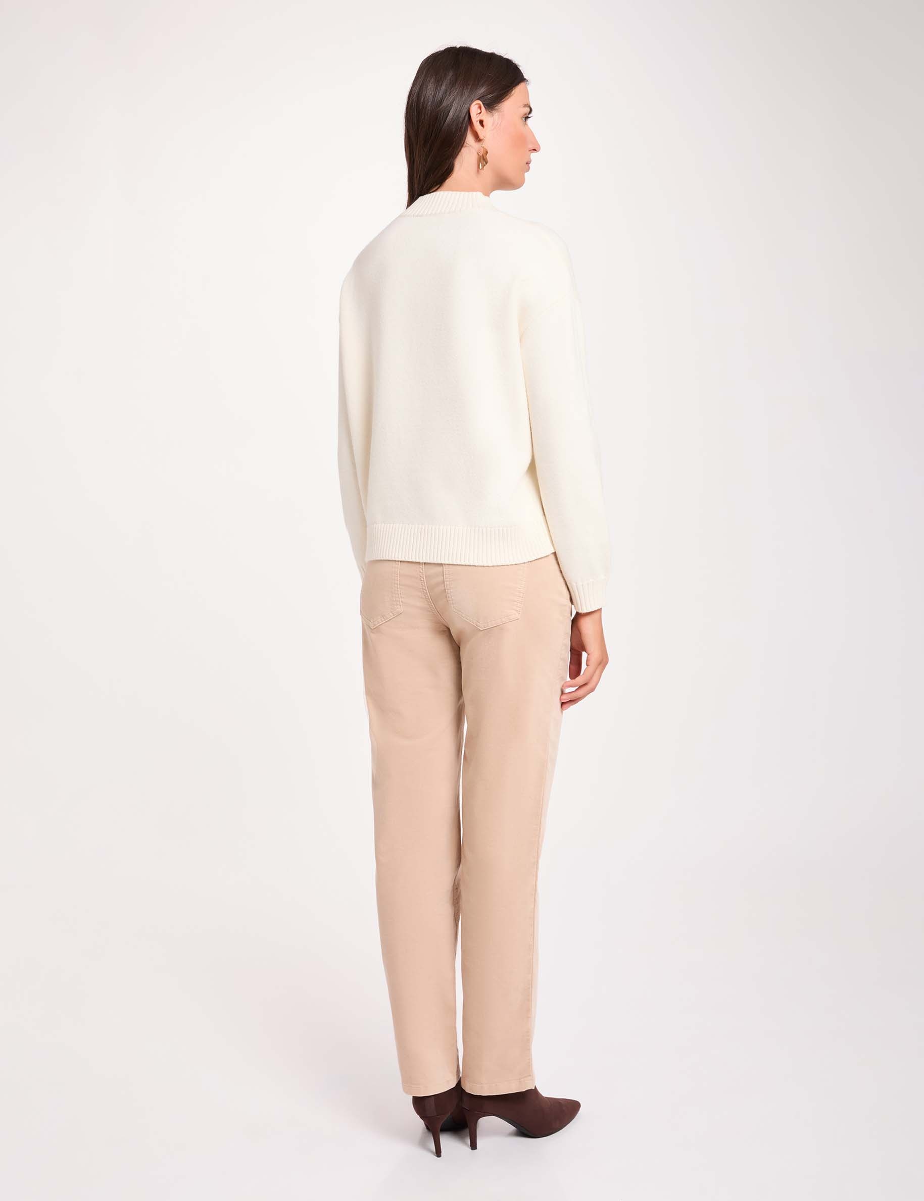 Jersey de cuello alto marfil mujer