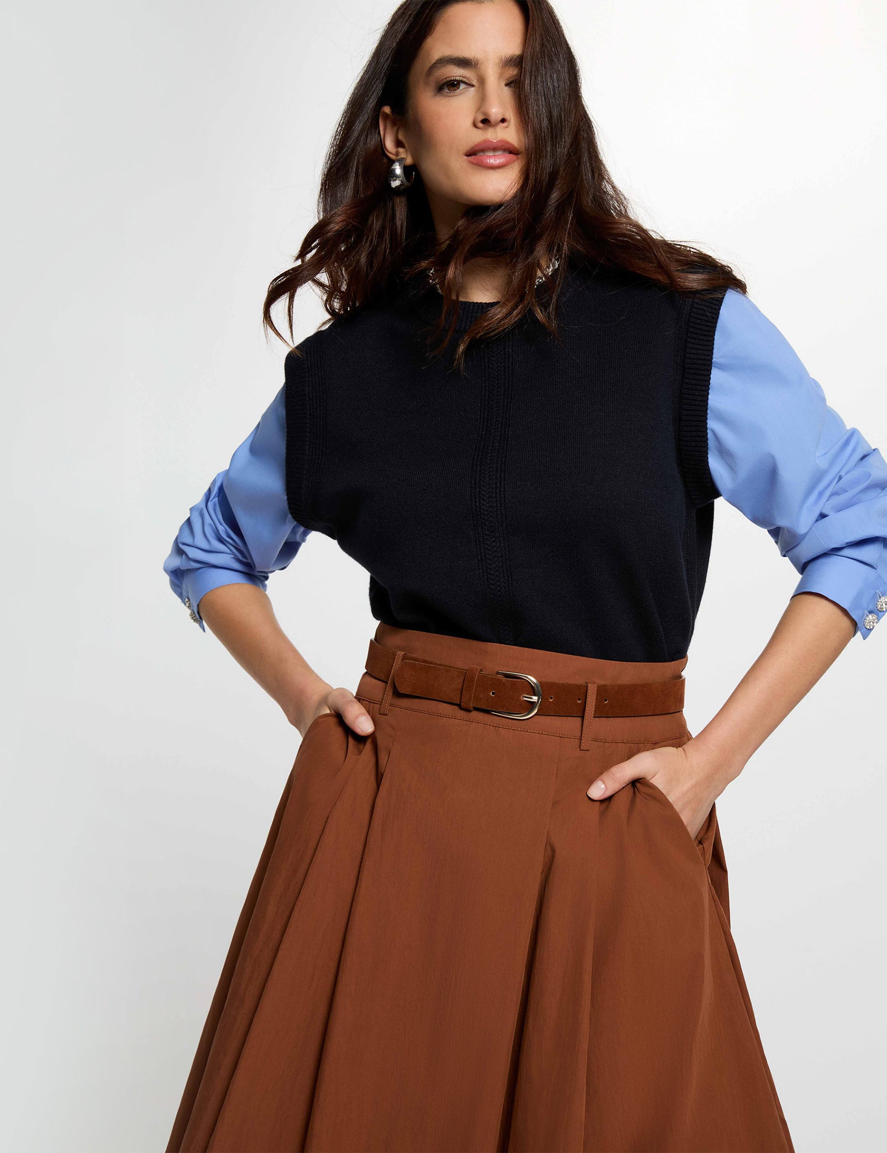 Jersey ajustado con cuello vuelto azul marino mujer