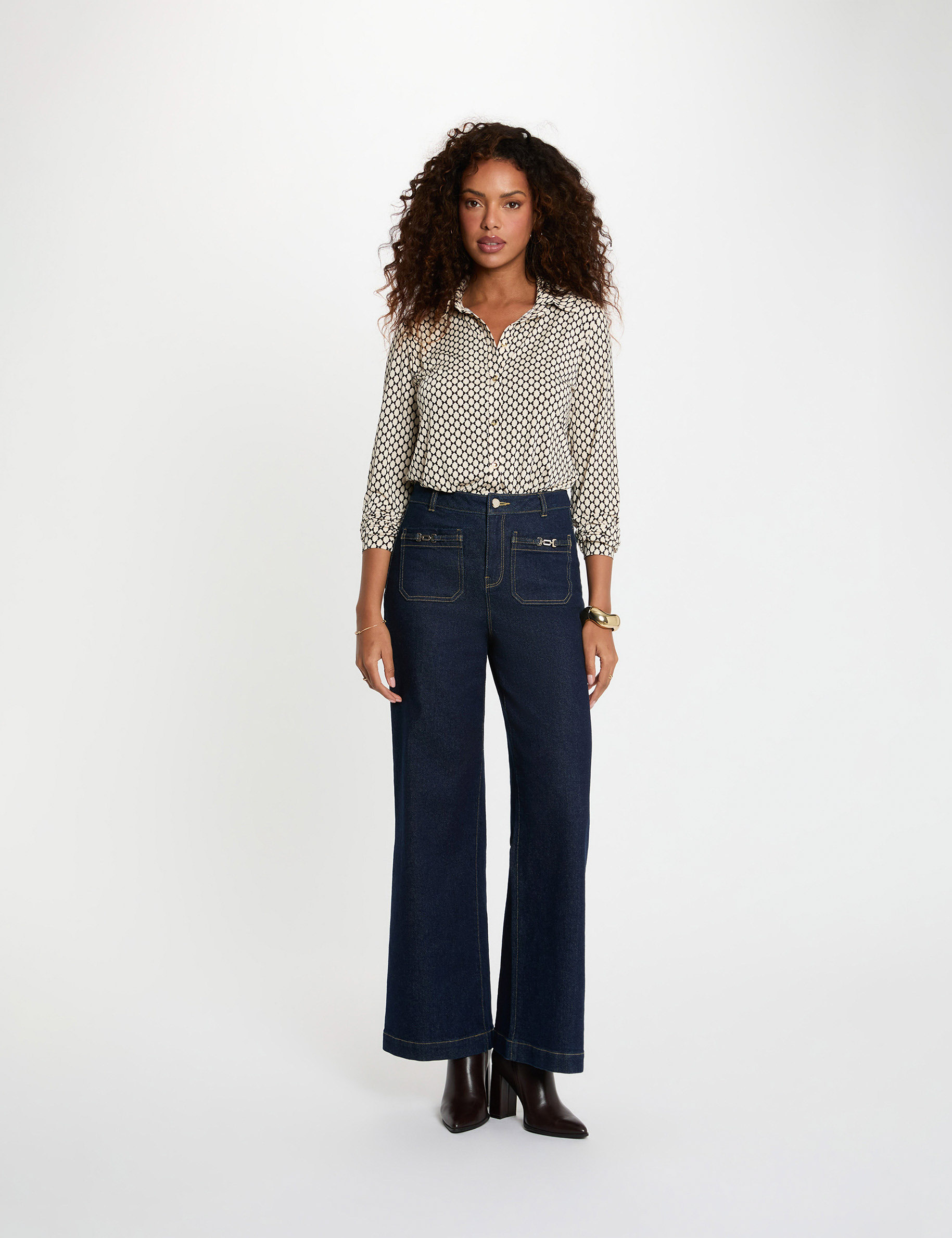 Camisa recta con cuello vuelto negro mujer