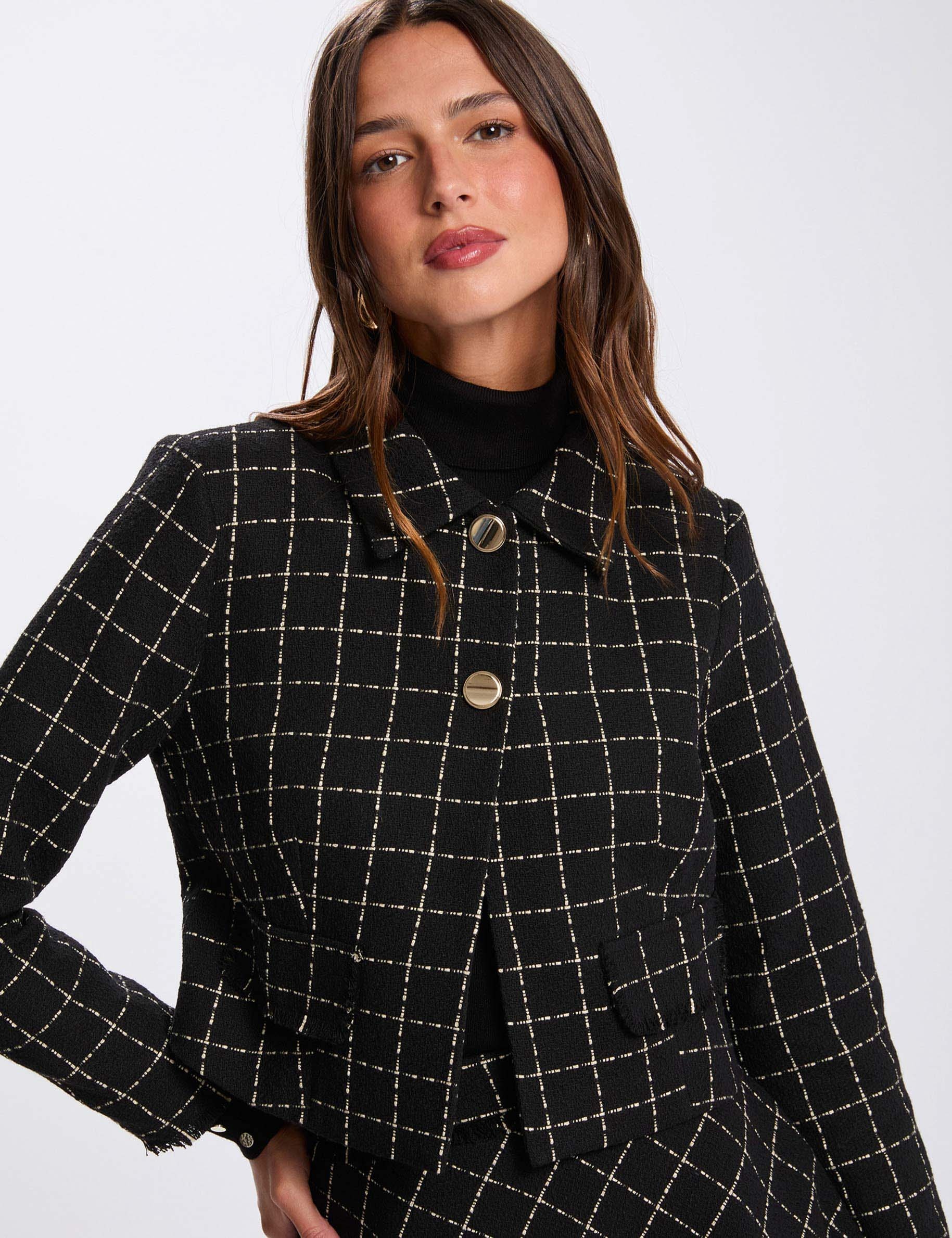 Chaqueta corta entallada negro mujer
