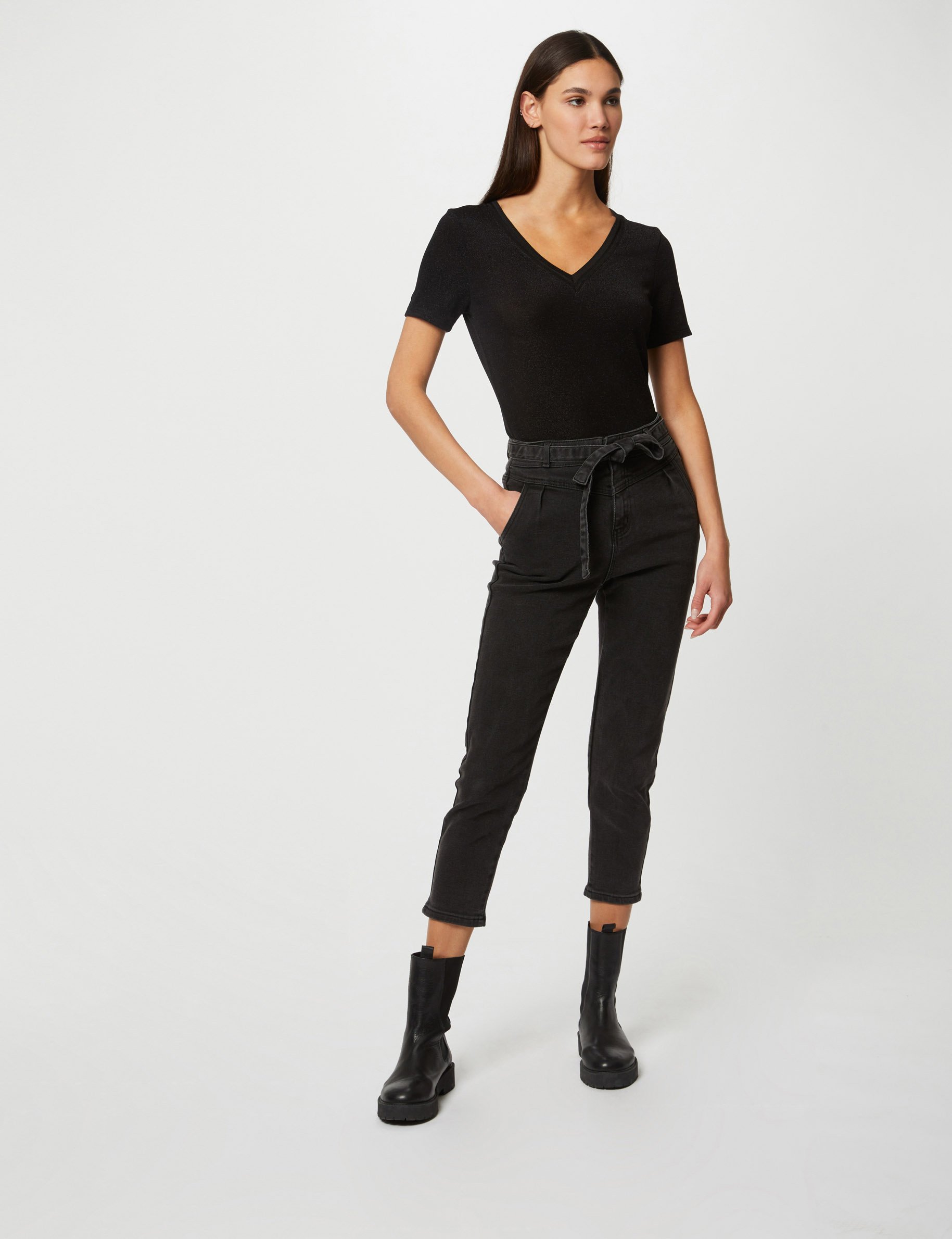 camiseta manga corta con escote en v negro mujer Camiseta manga corta con escote en V negro mujer