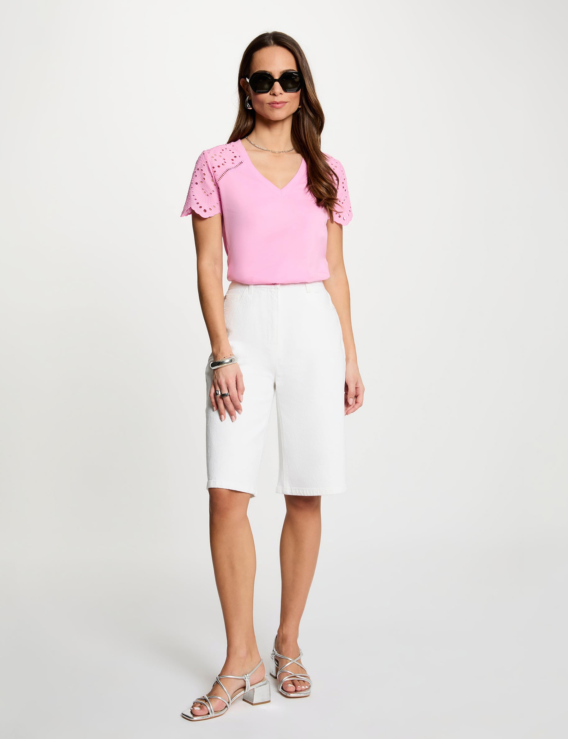 Pantal&oacute;n corto ancho de tiro alto blanco mujer