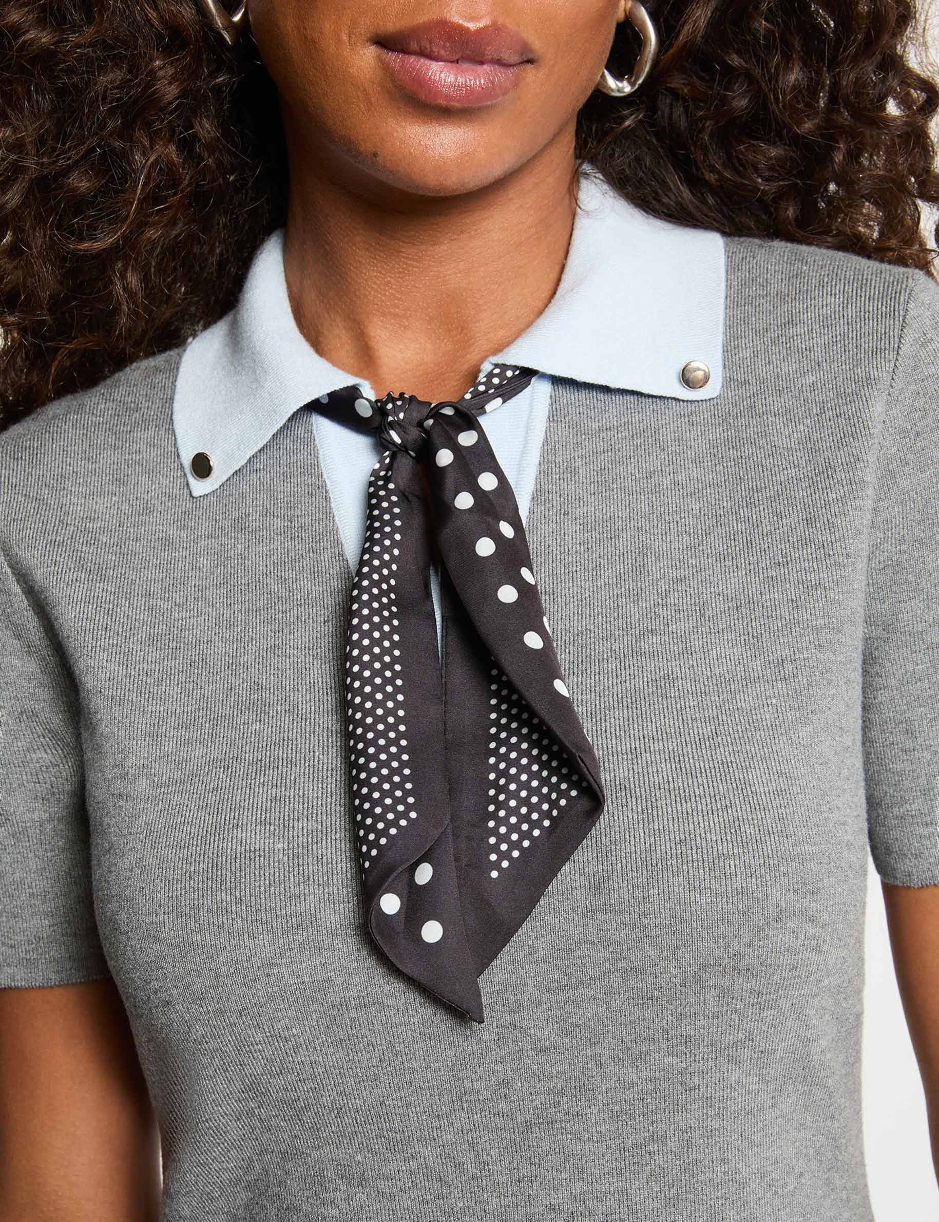 Vestido de punto con cuello vuelto gris claro mujer